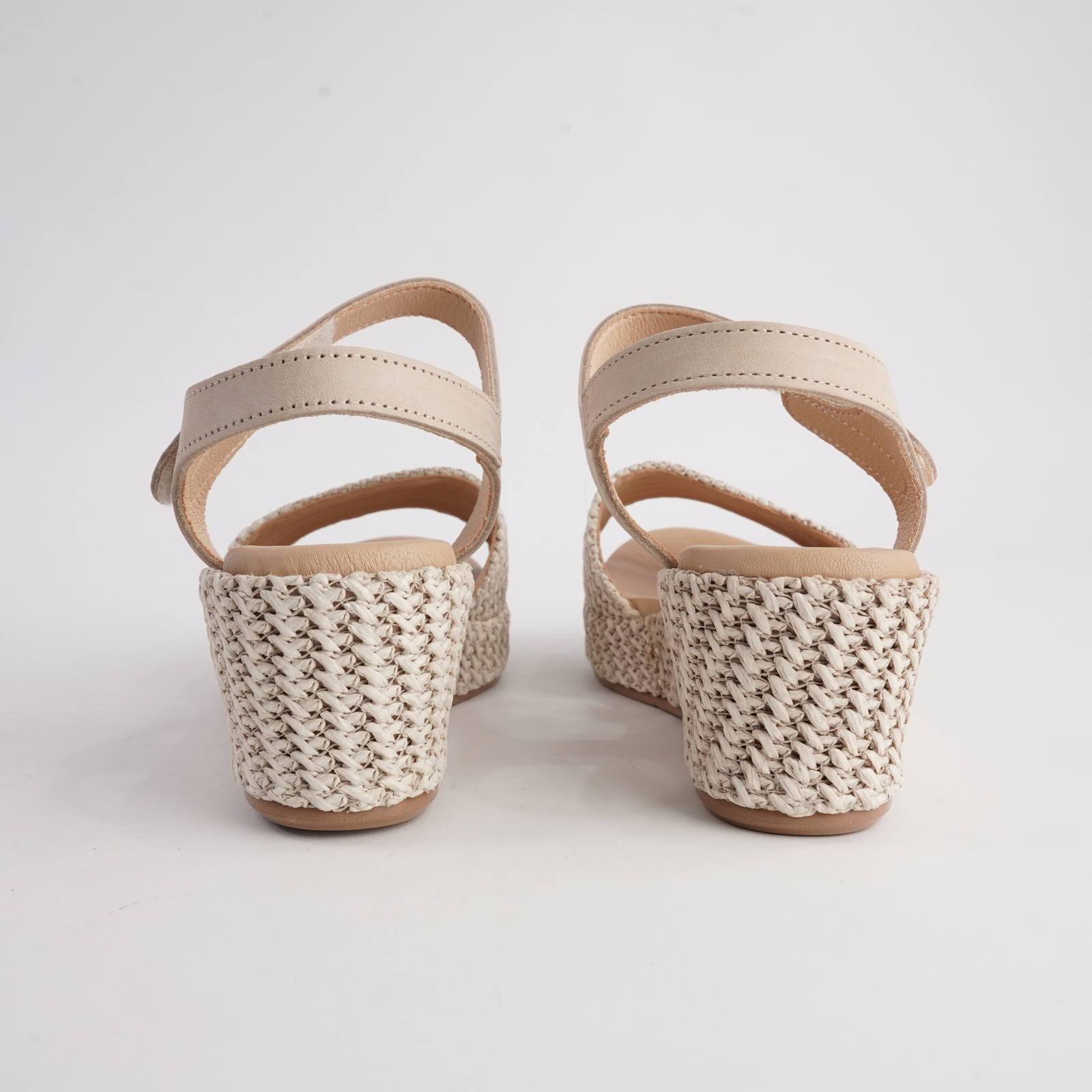 10561 Natural Leather Wedges