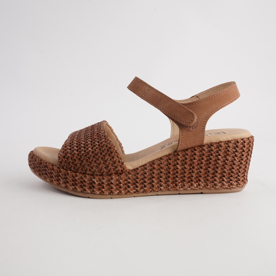 10561 Cuero Leather Wedges