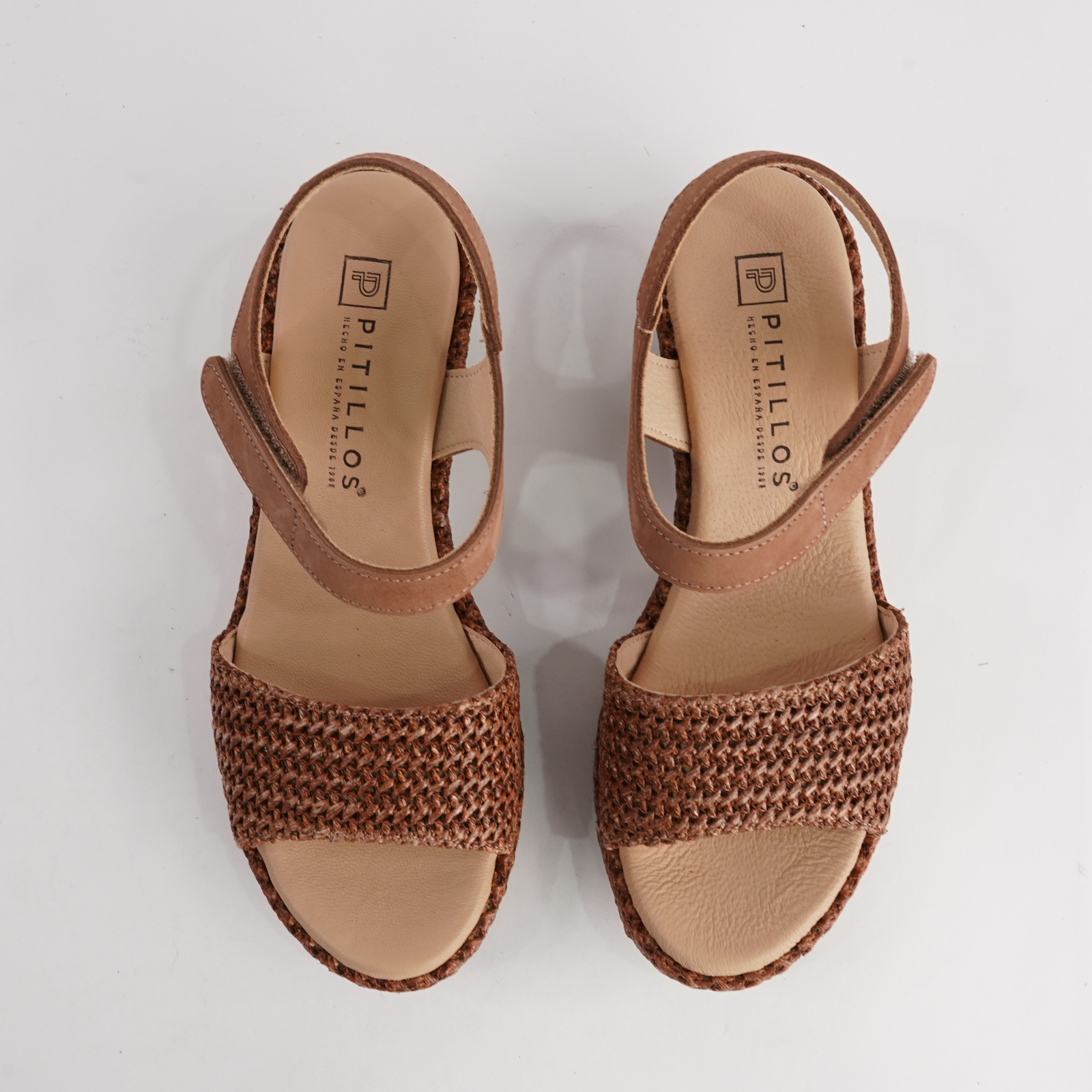 10561 Cuero Leather Wedges