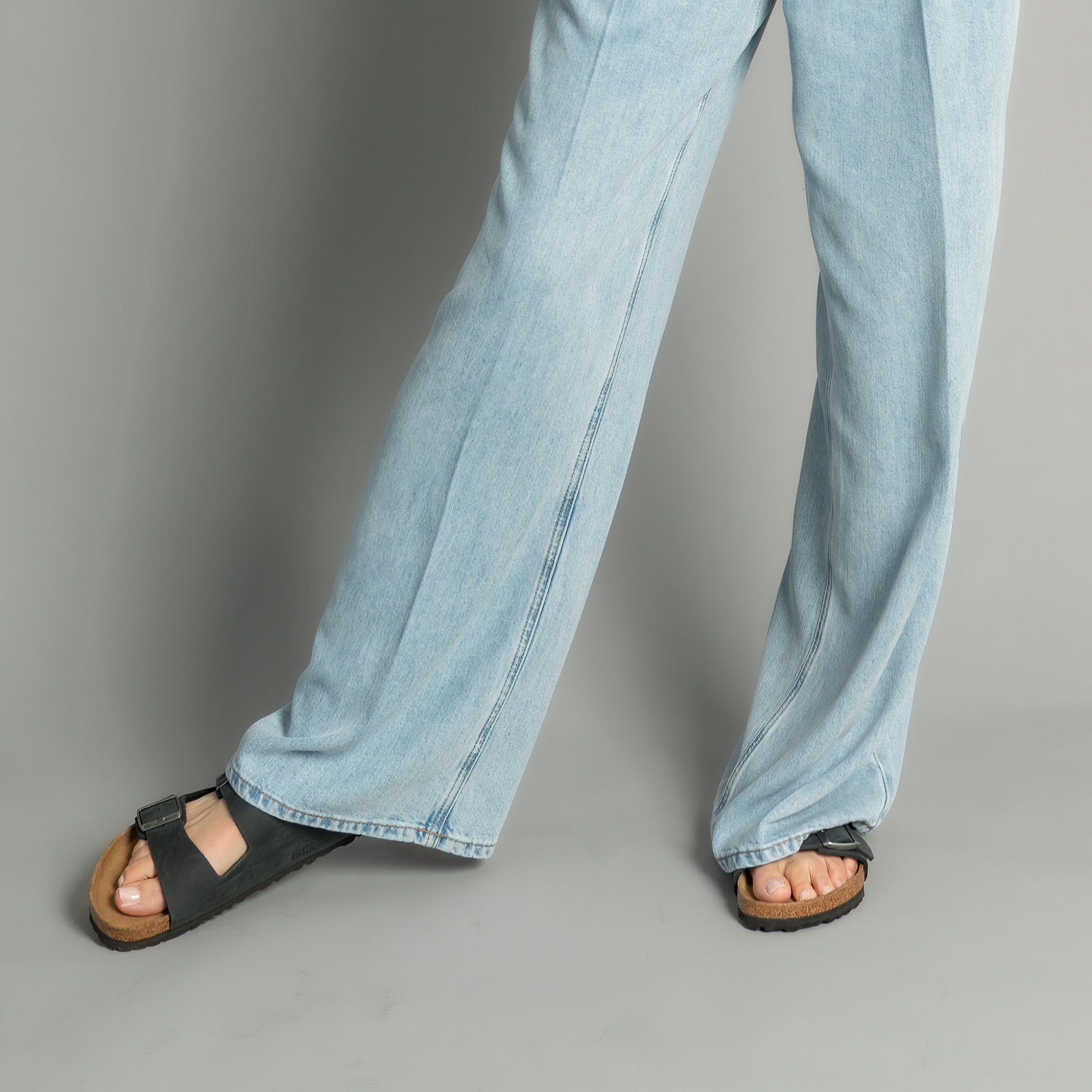 Arizona Oiled Leather Black Sandals