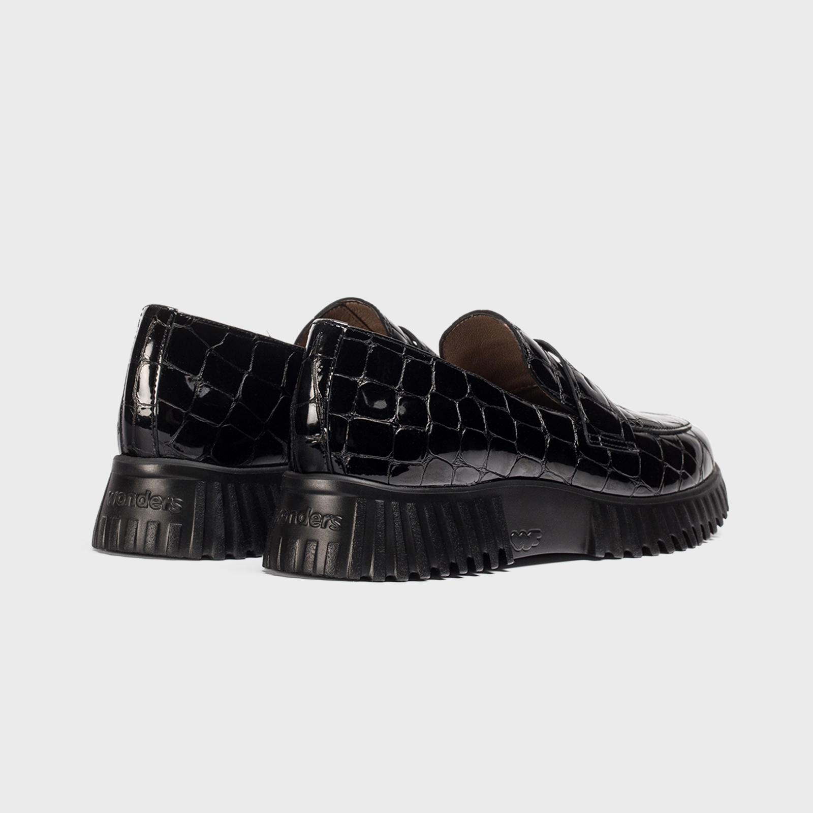 Nabia Negro Croc Patent Loafers
