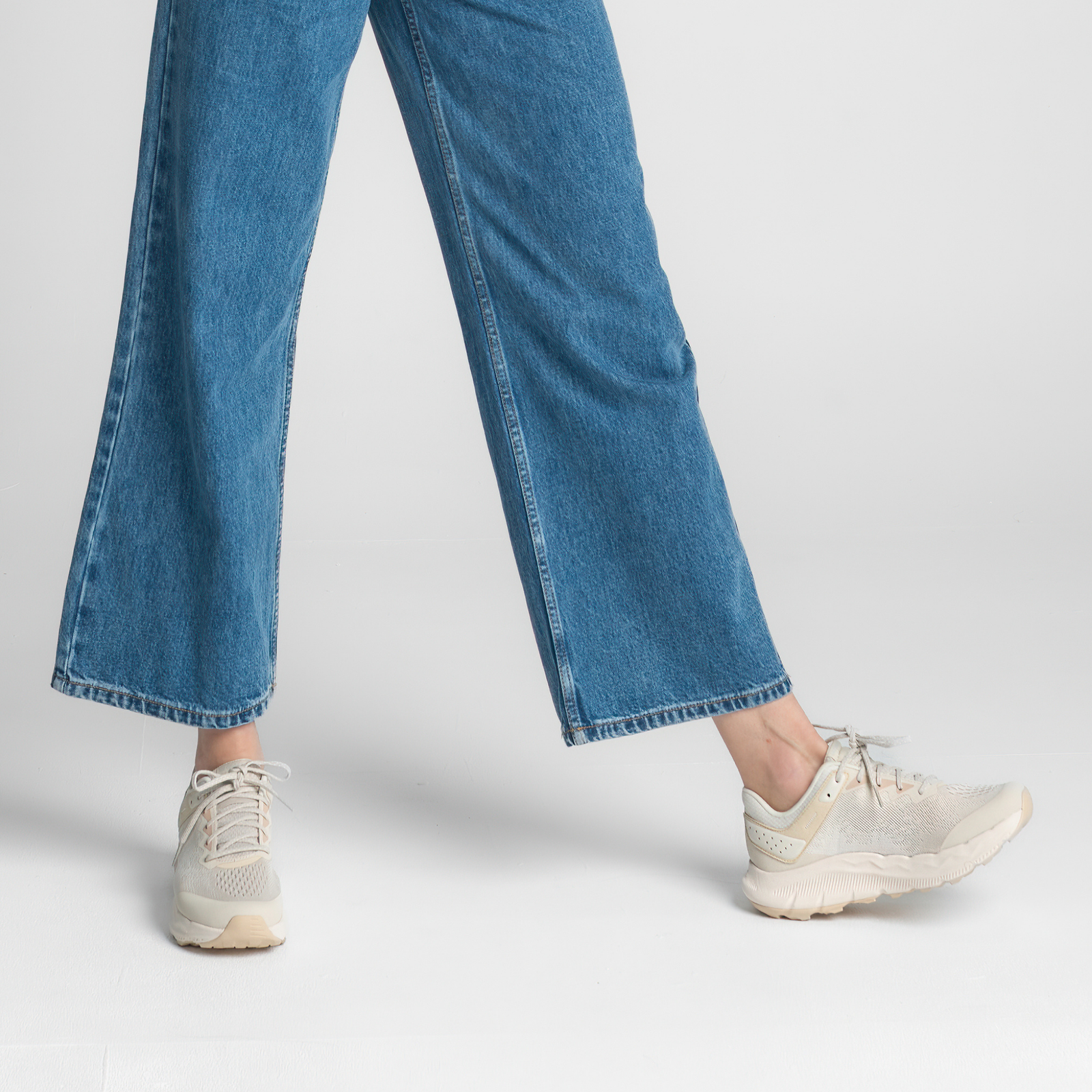 Antora 4 Eggshell Sneakers