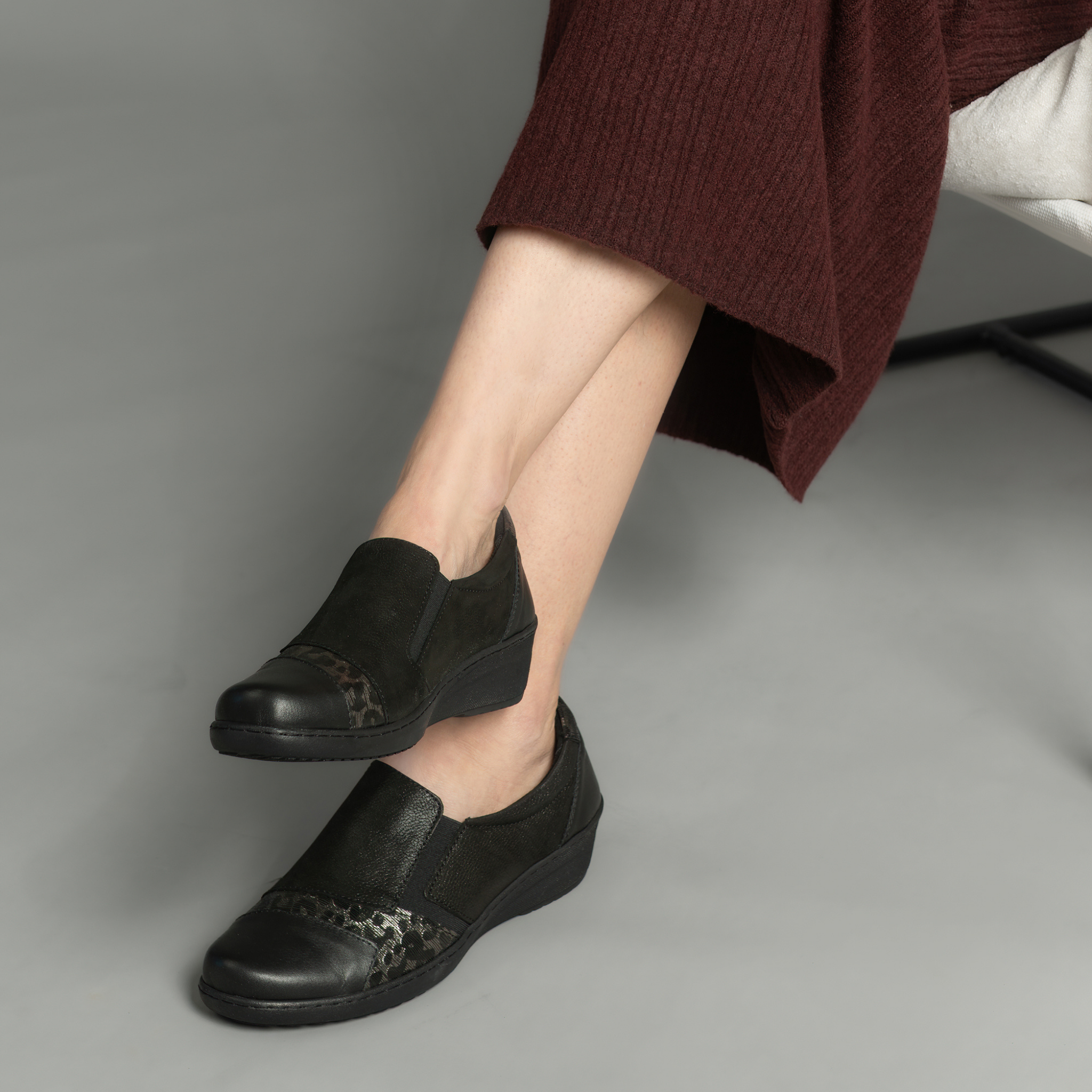 CP461-18 Black Combo Leather Flats