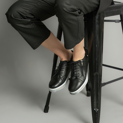 Eg18 Black Leather Sneakers