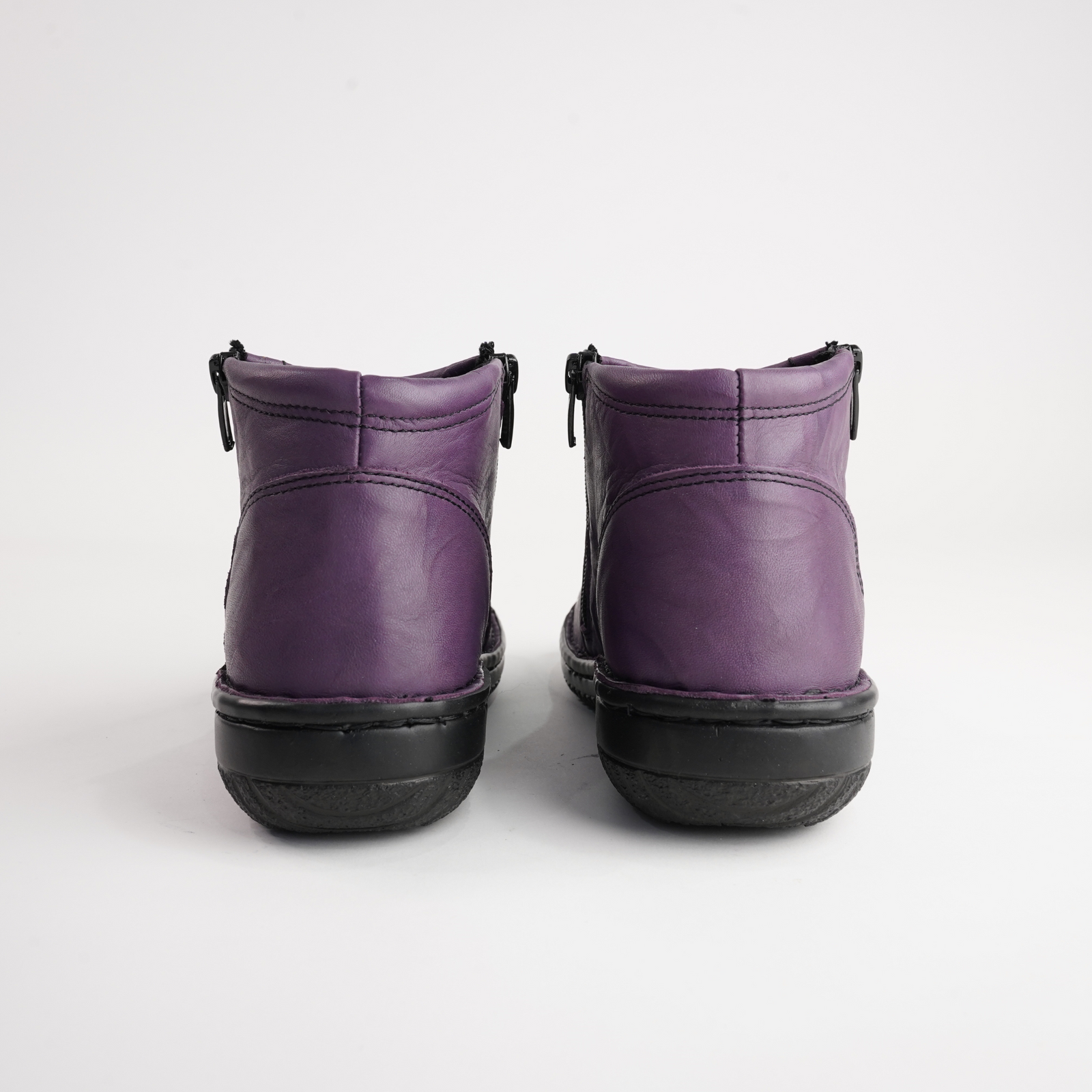 5250-27 Purple Leather Ankle Boots