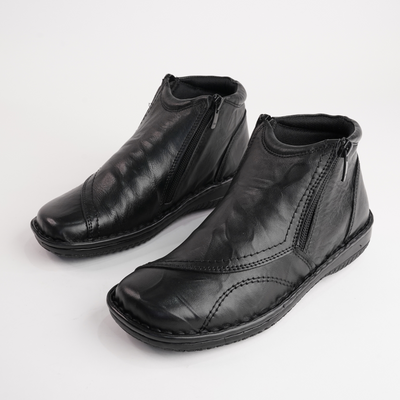 5250-27 Black Leather Ankle Boots