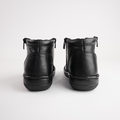 5250-27 Black Leather Ankle Boots