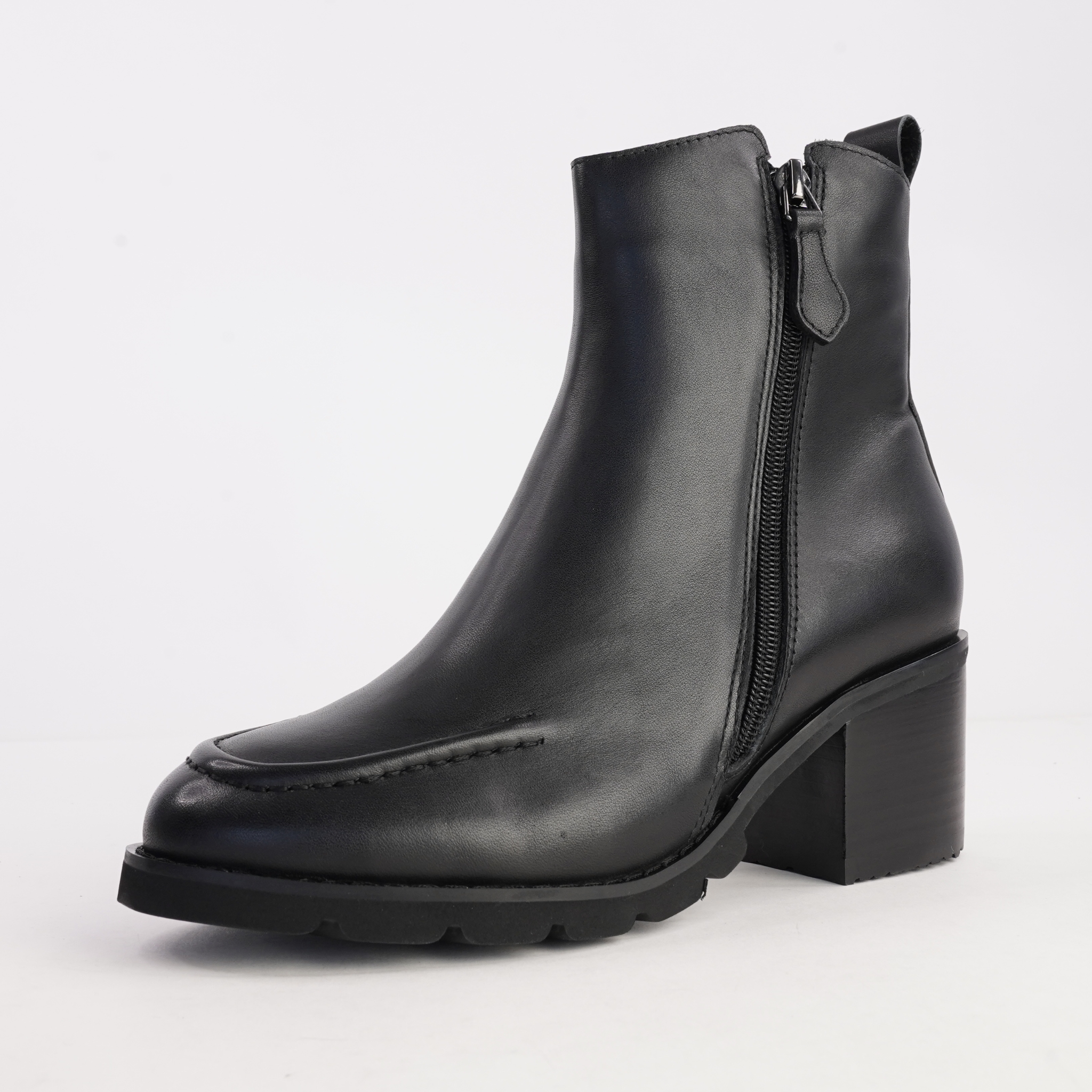 Anakie Black Leather Ankle Boots