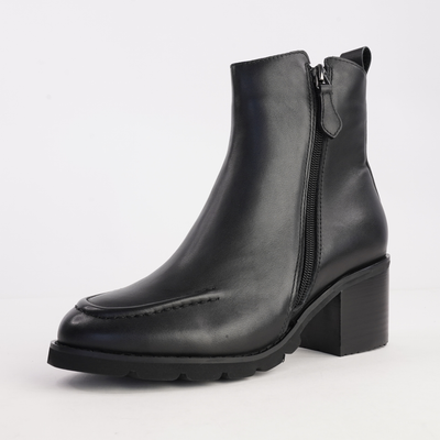 Anakie Black Leather Ankle Boots