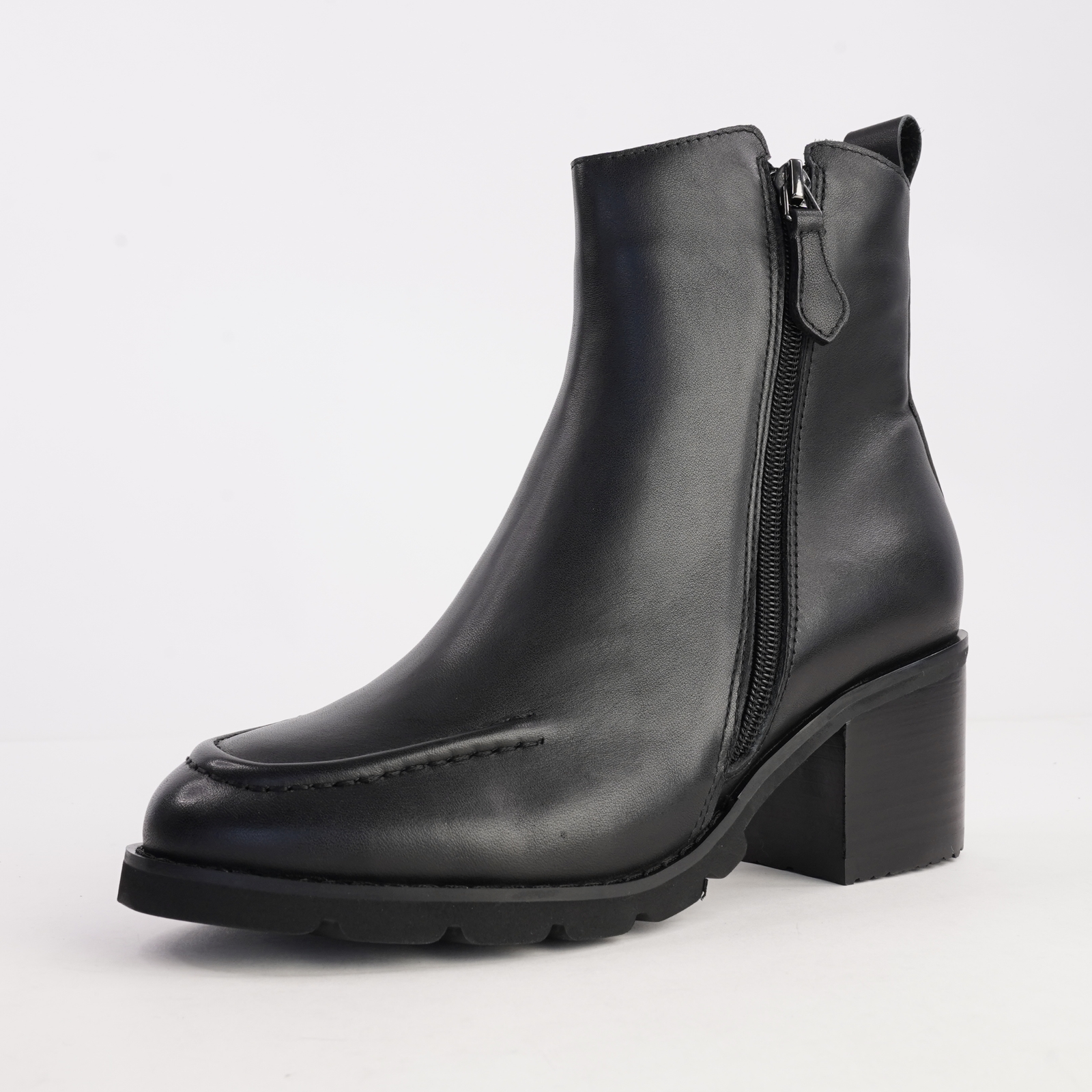 Anakie Black Leather Ankle Boots