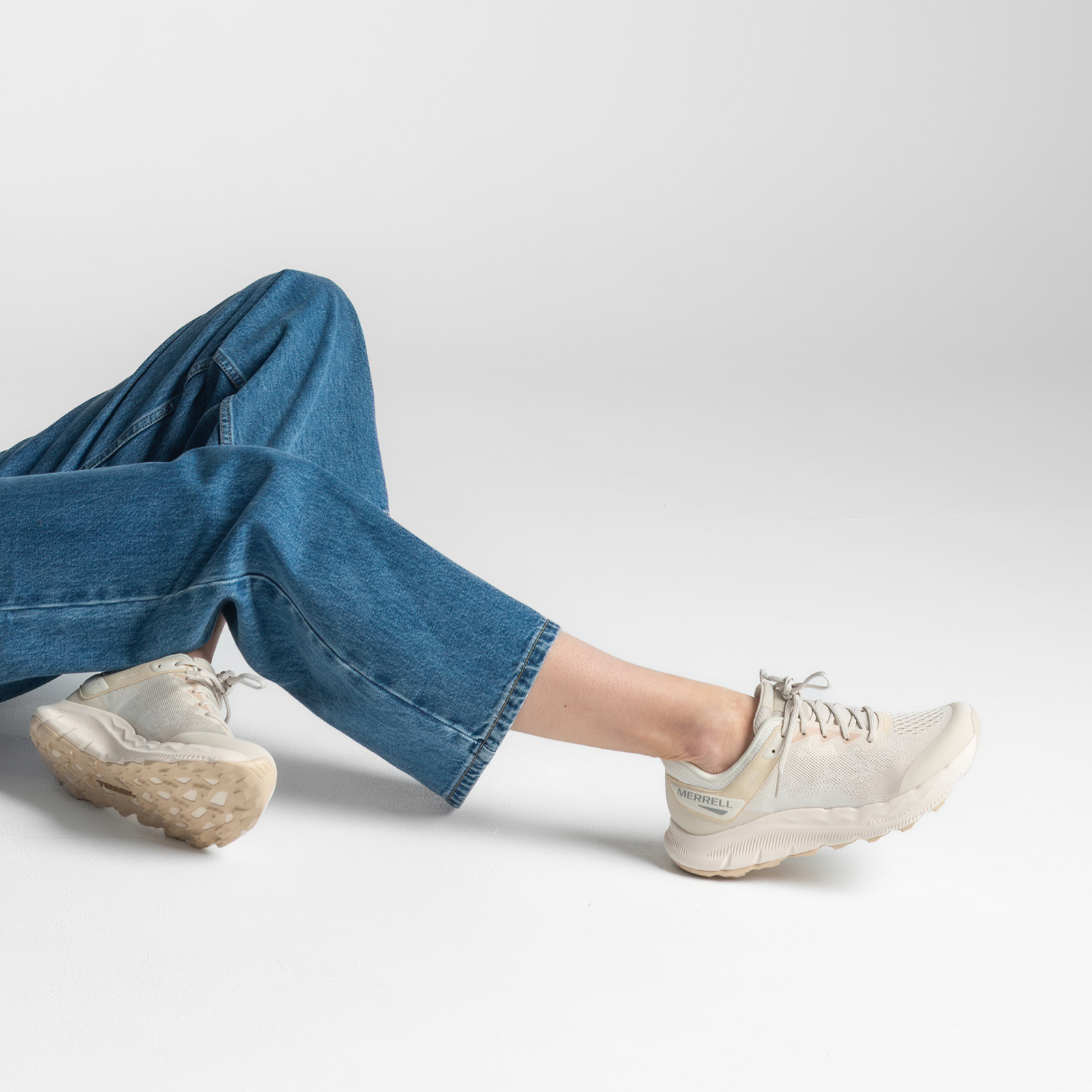 Antora 4 Eggshell Sneakers