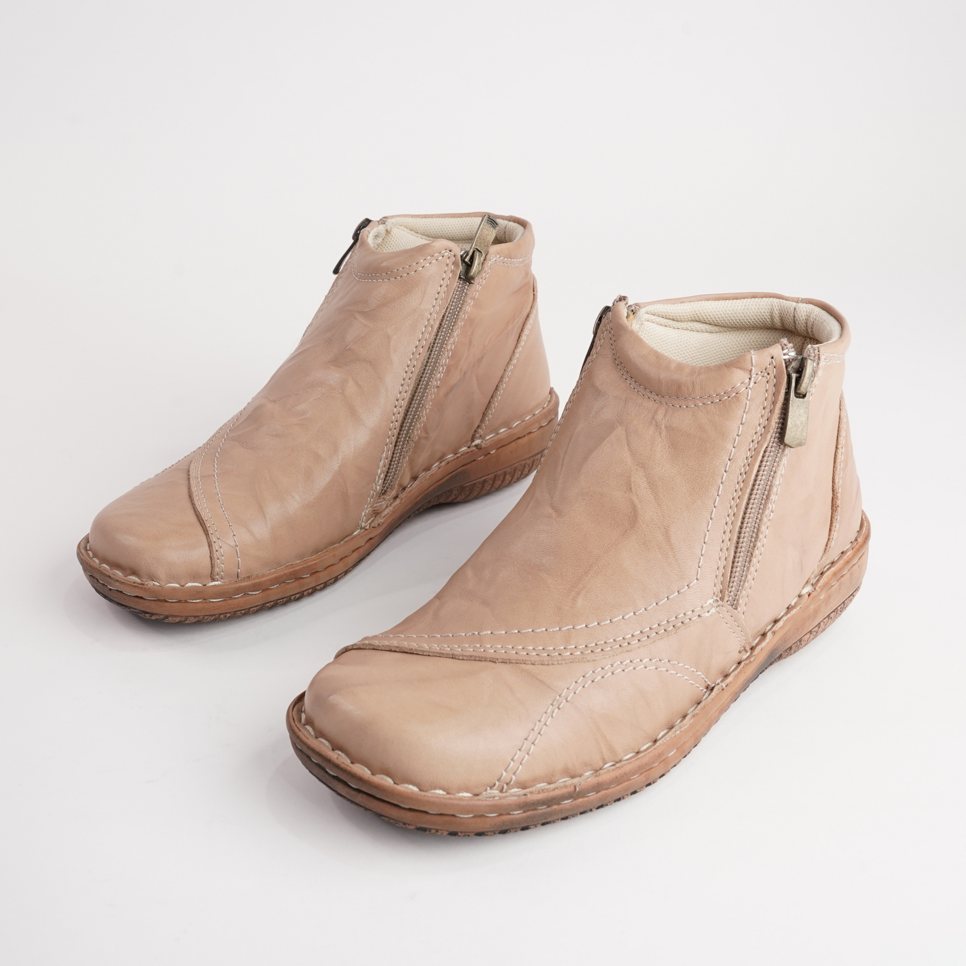 5250-27 Beige Leather Ankle Boots