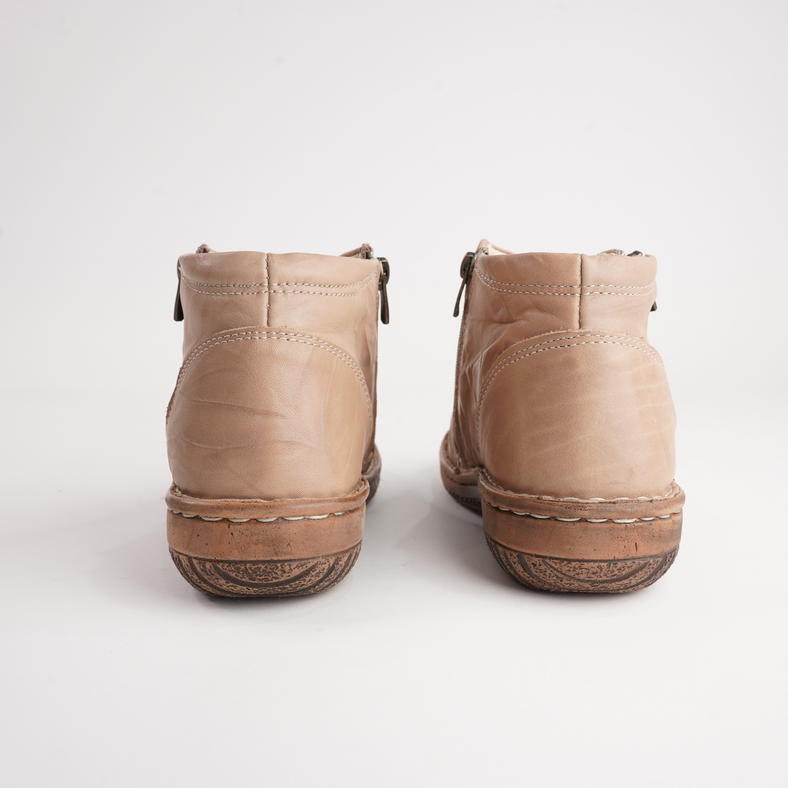 5250-27 Beige Leather Ankle Boots