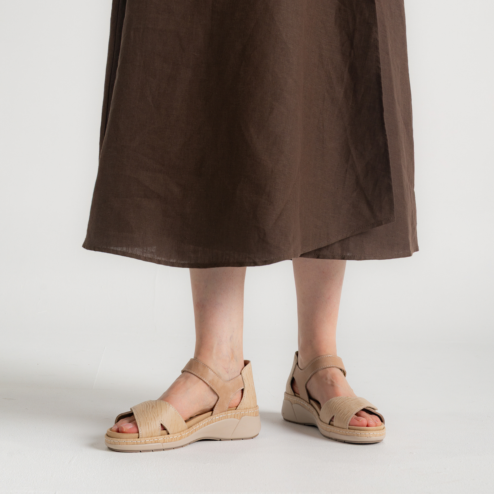 Dickens Sandy Leather Sandals
