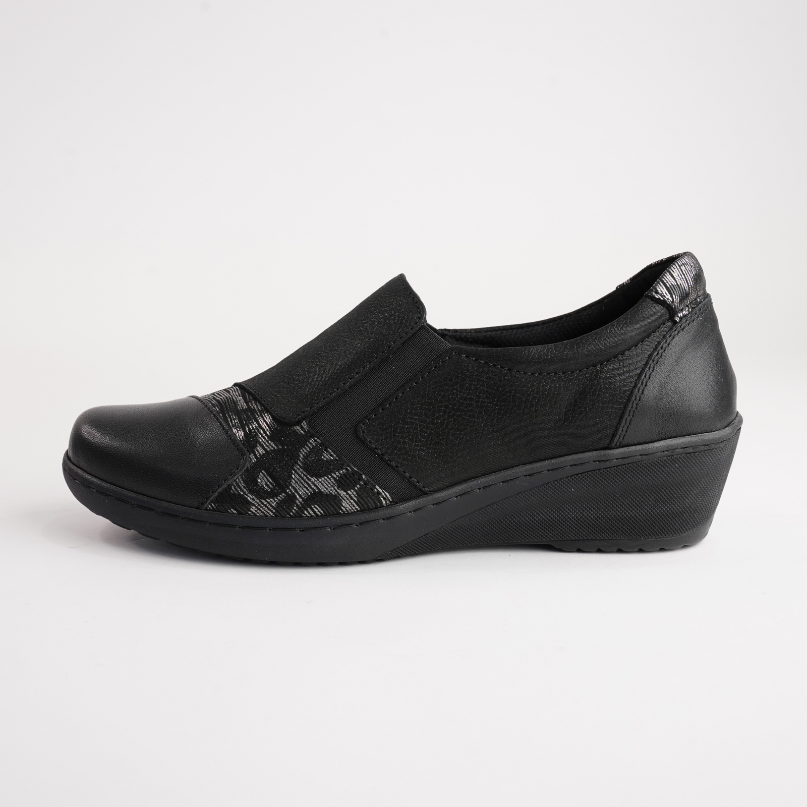 Cp461-18 Black Combo Leather Flats