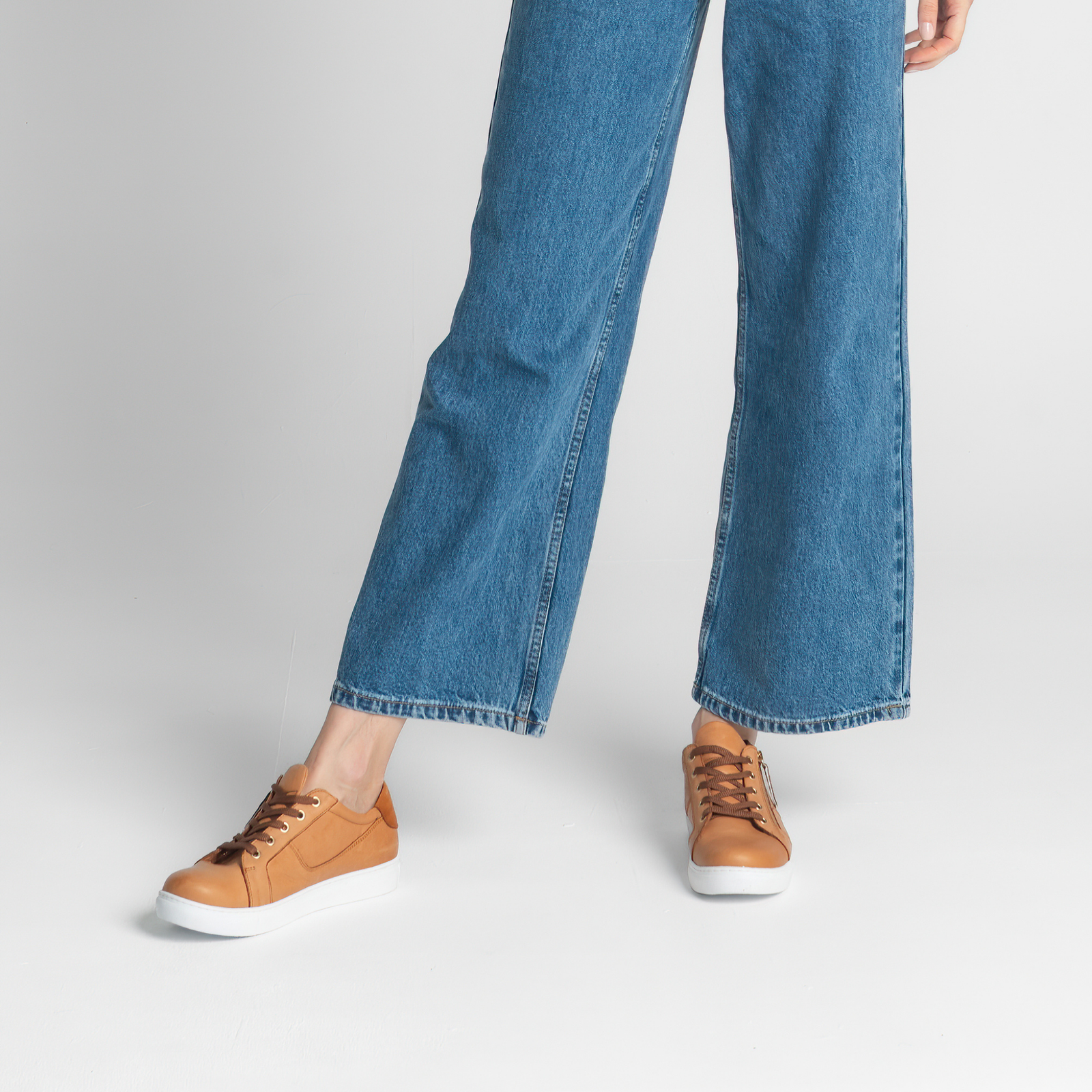 Eg520 Tan Leather Sneakers