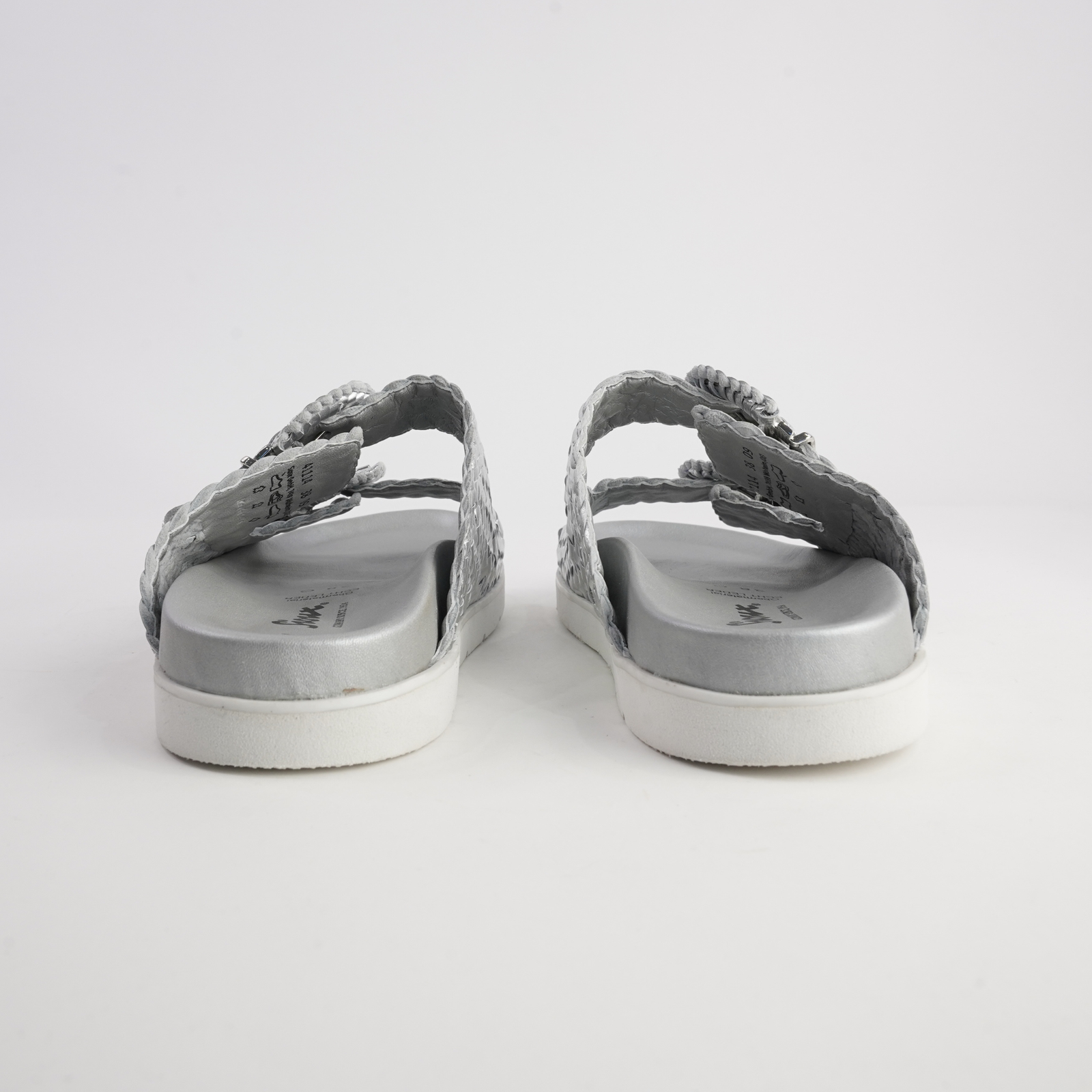 Janescha 701 Silver Leather Slides