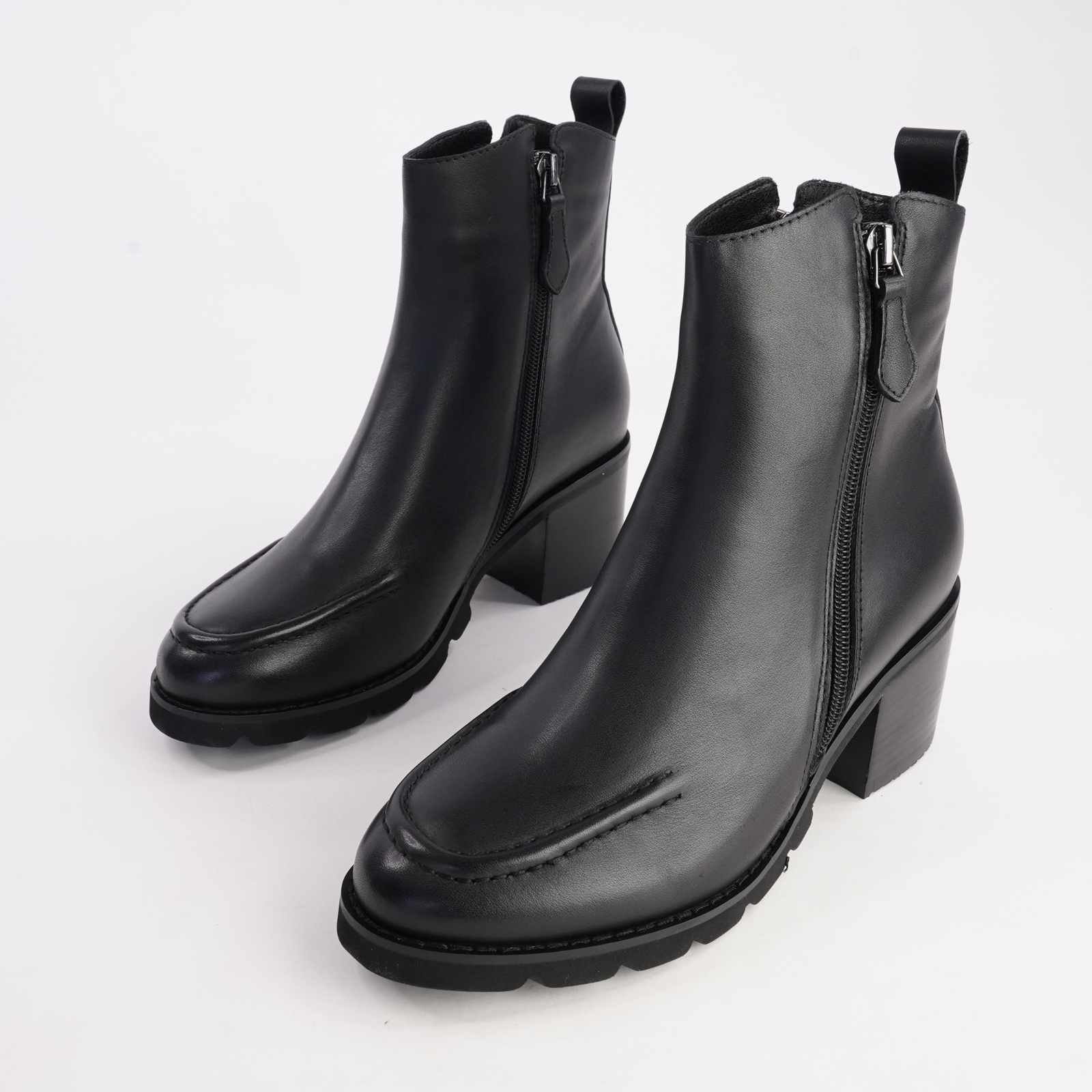 Anakie Black Leather Ankle Boots