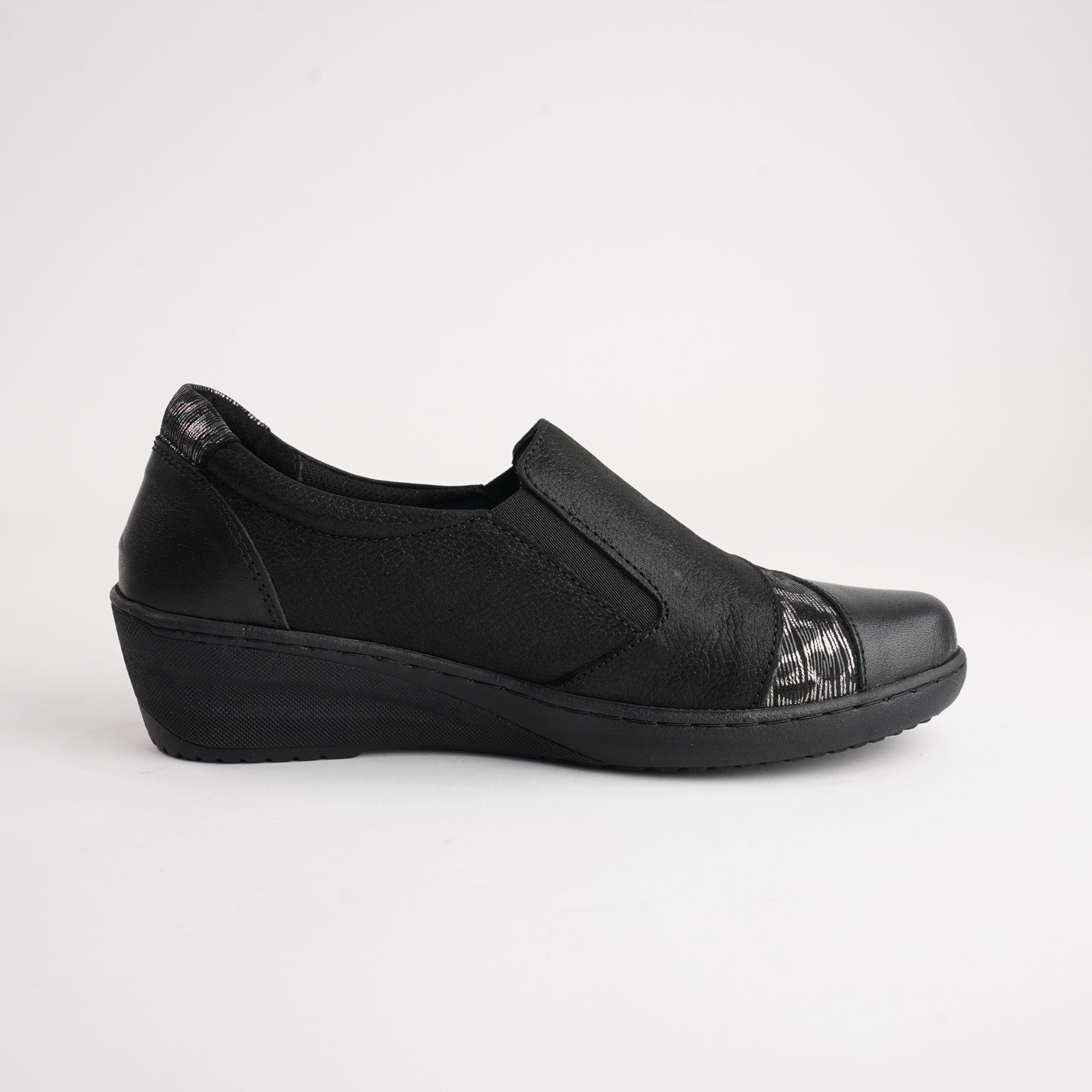 Cp461-18 Black Combo Leather Flats