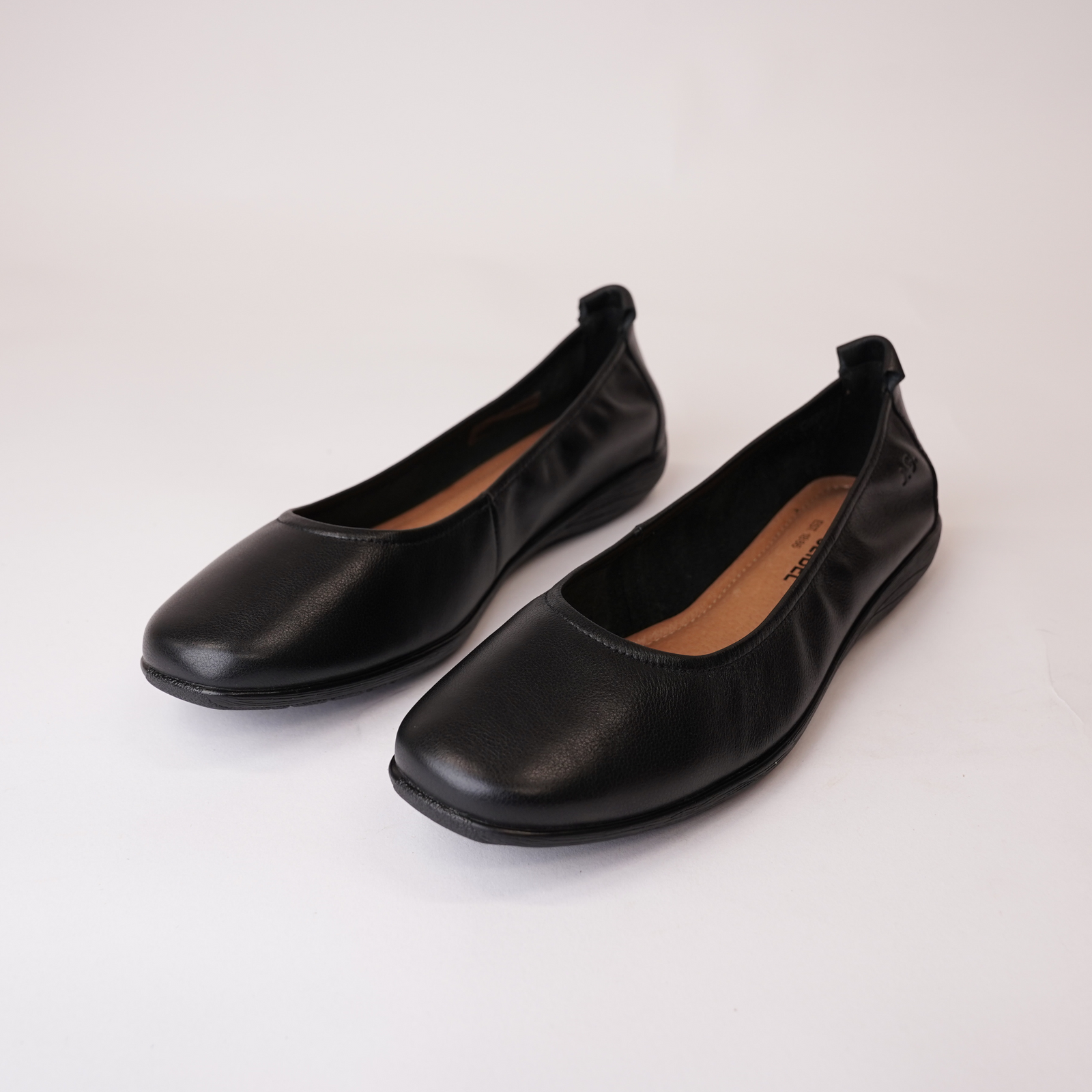 Fenja 01 Black/black Leather Ballet Flats