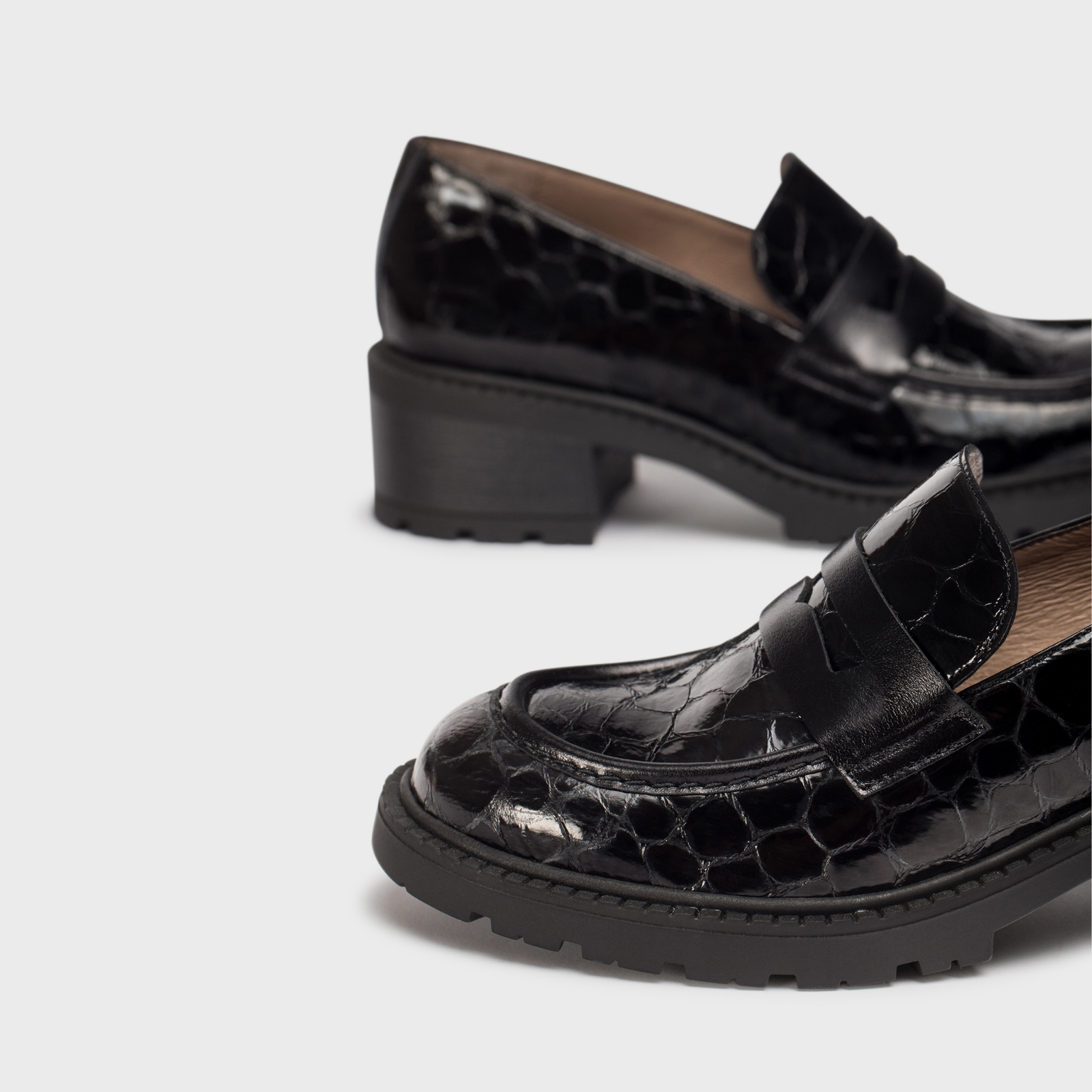 Tero Negro Croc Patent Loafers