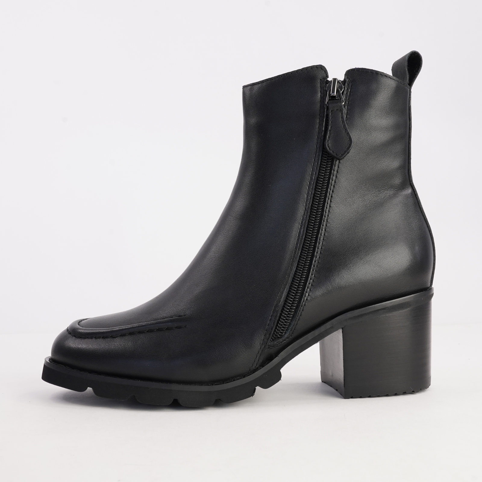 Anakie Black Leather Ankle Boots