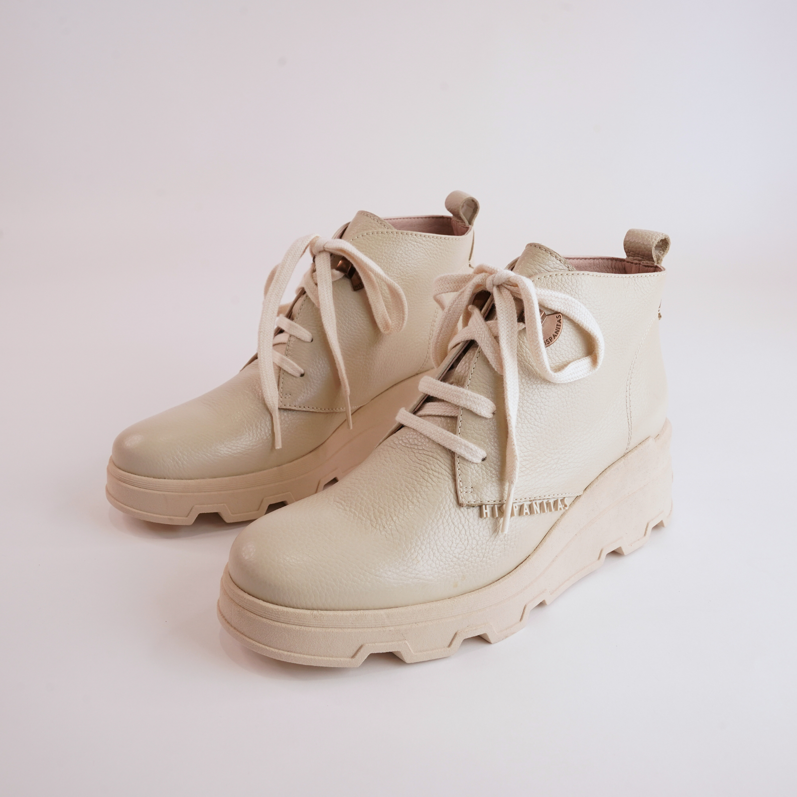 Hi243715 Milk Leather Ankle Boots