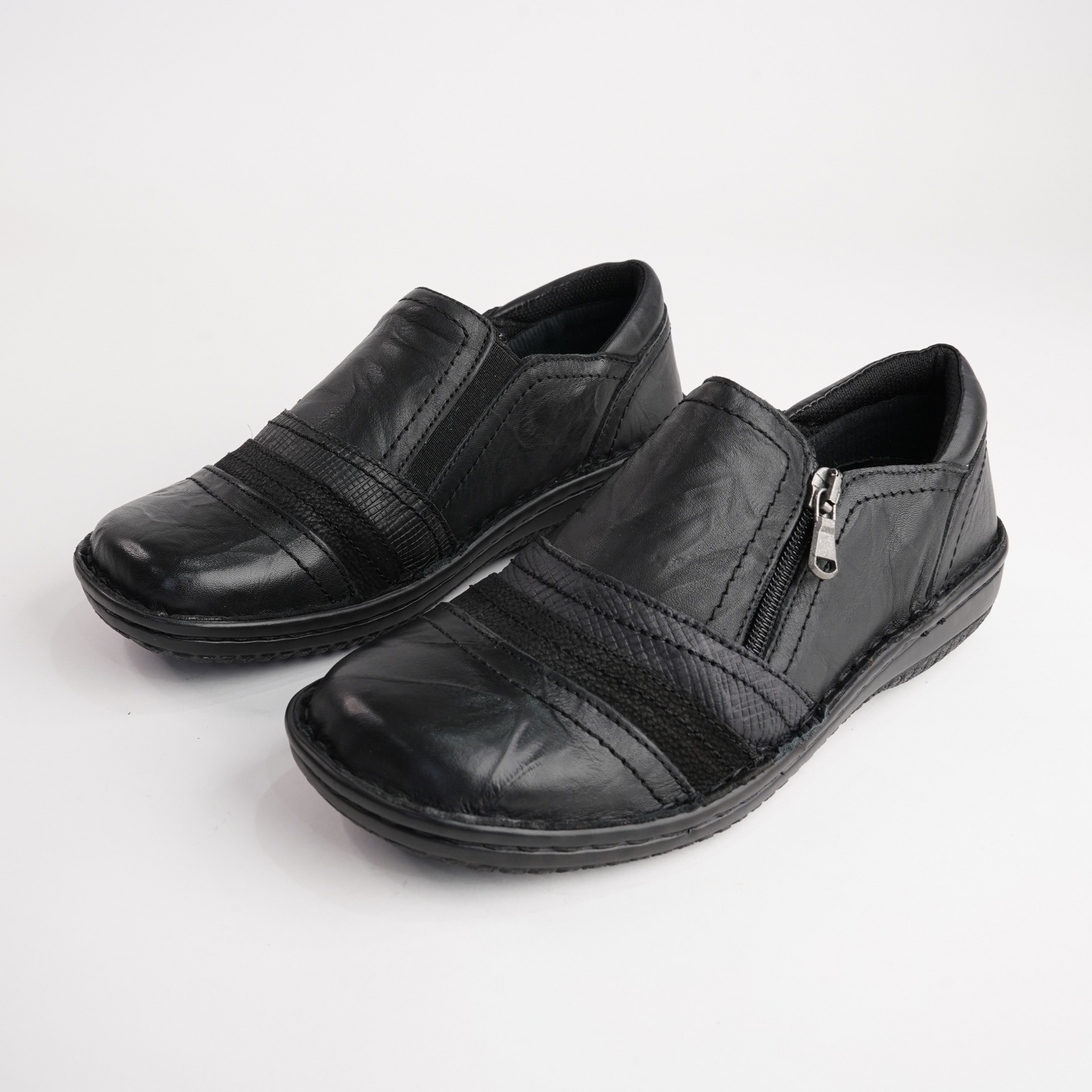 5849-27 Black Leather Flats