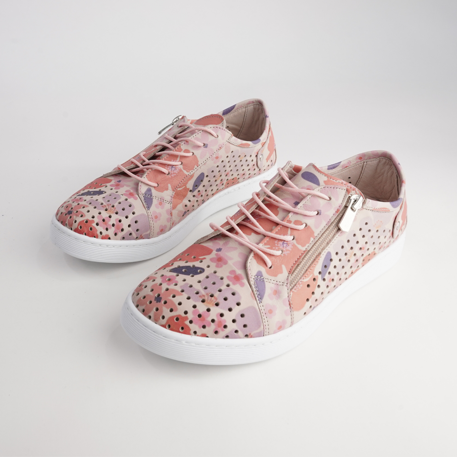 Eg17p Mojave Leather Sneakers