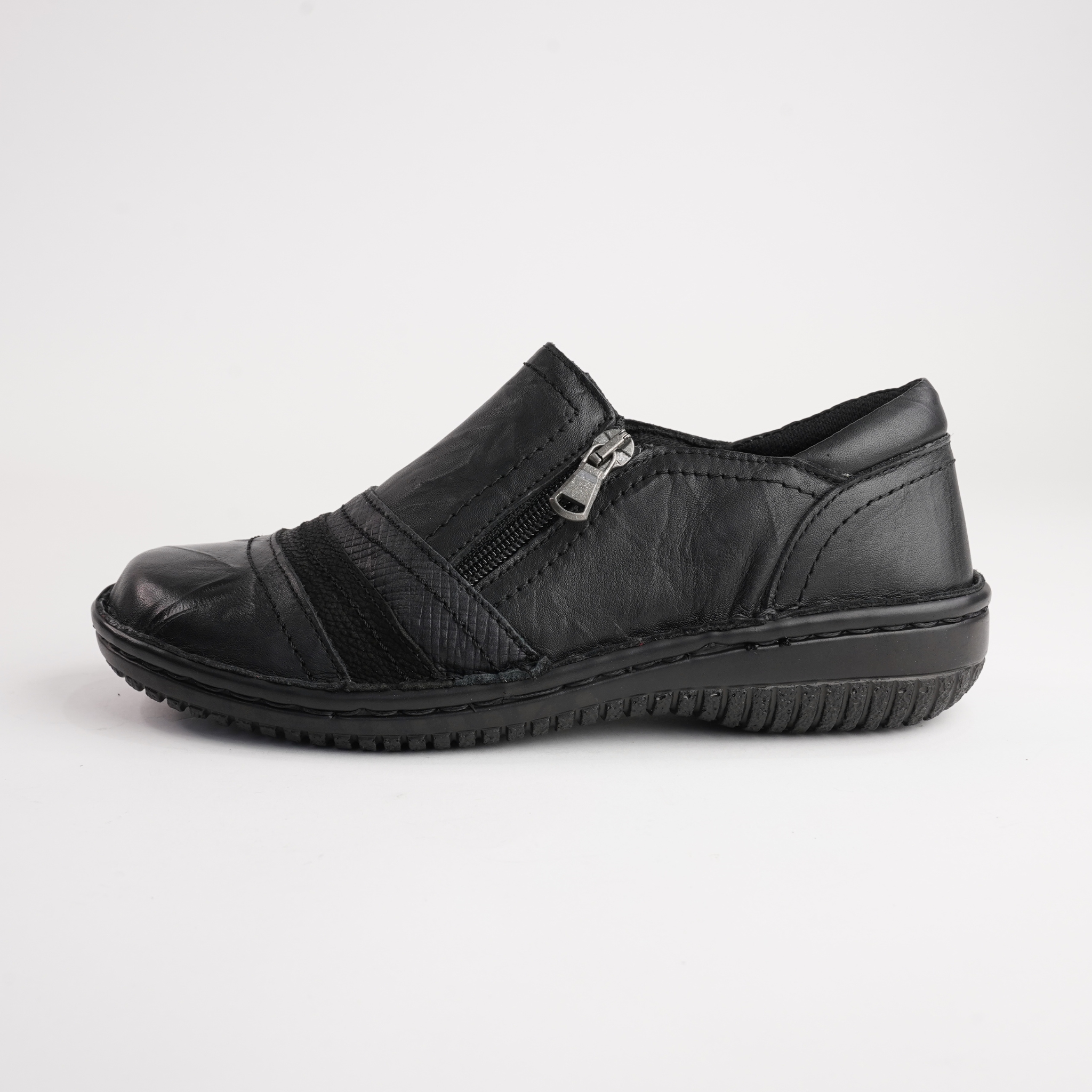5849-27 Black Leather Flats