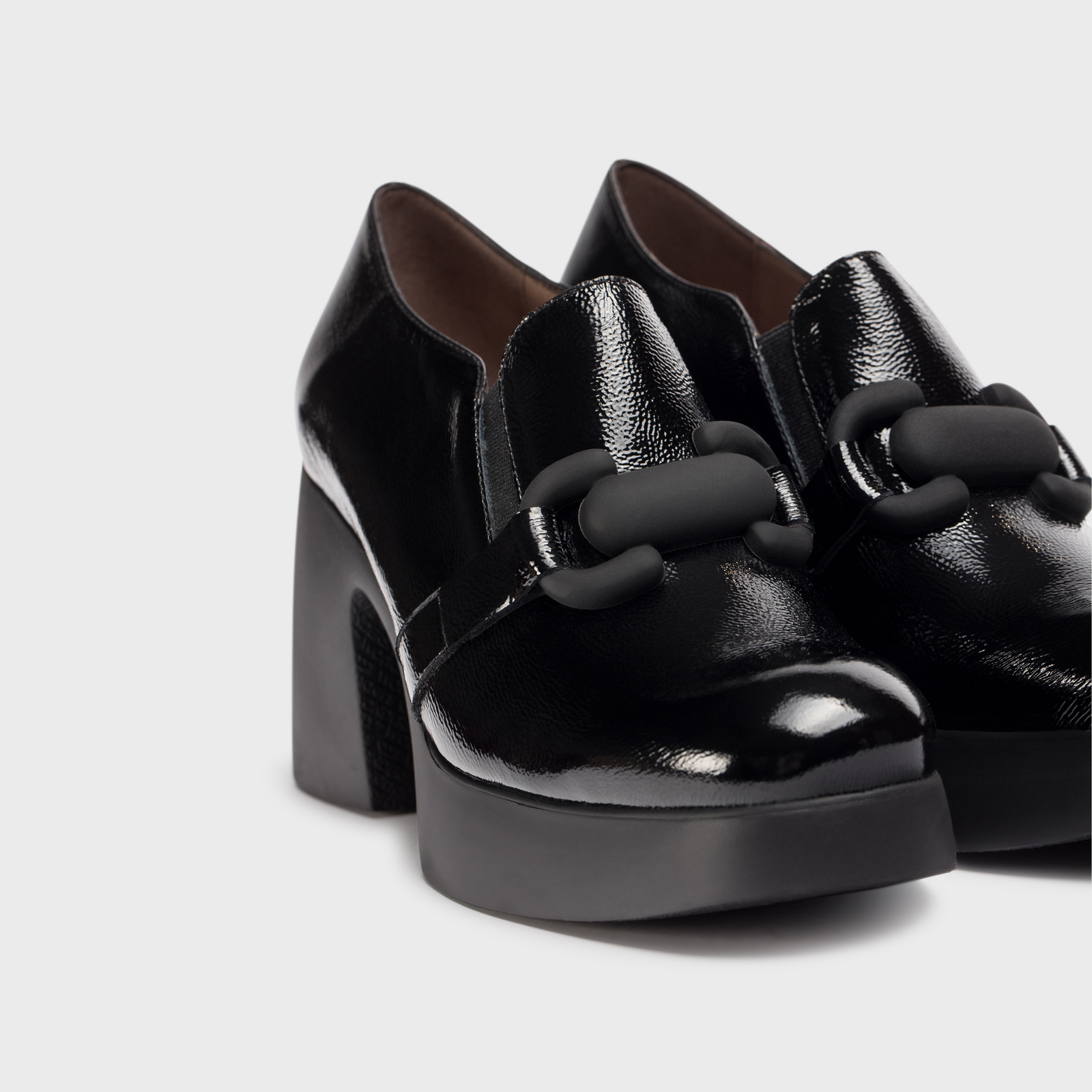 Zylo Negro Patent Heeled Loafers