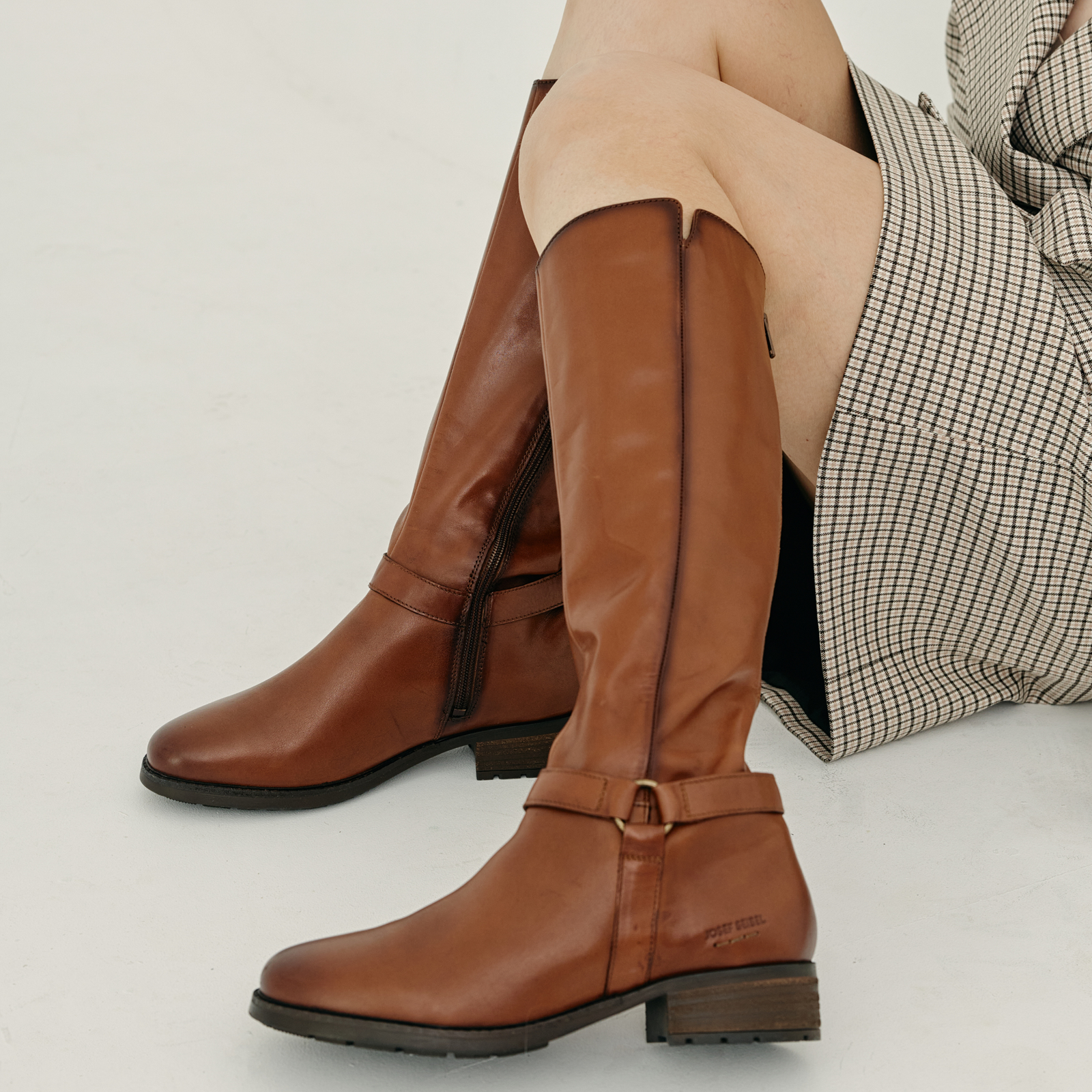 Kate 08 Cognac Knee High Boots