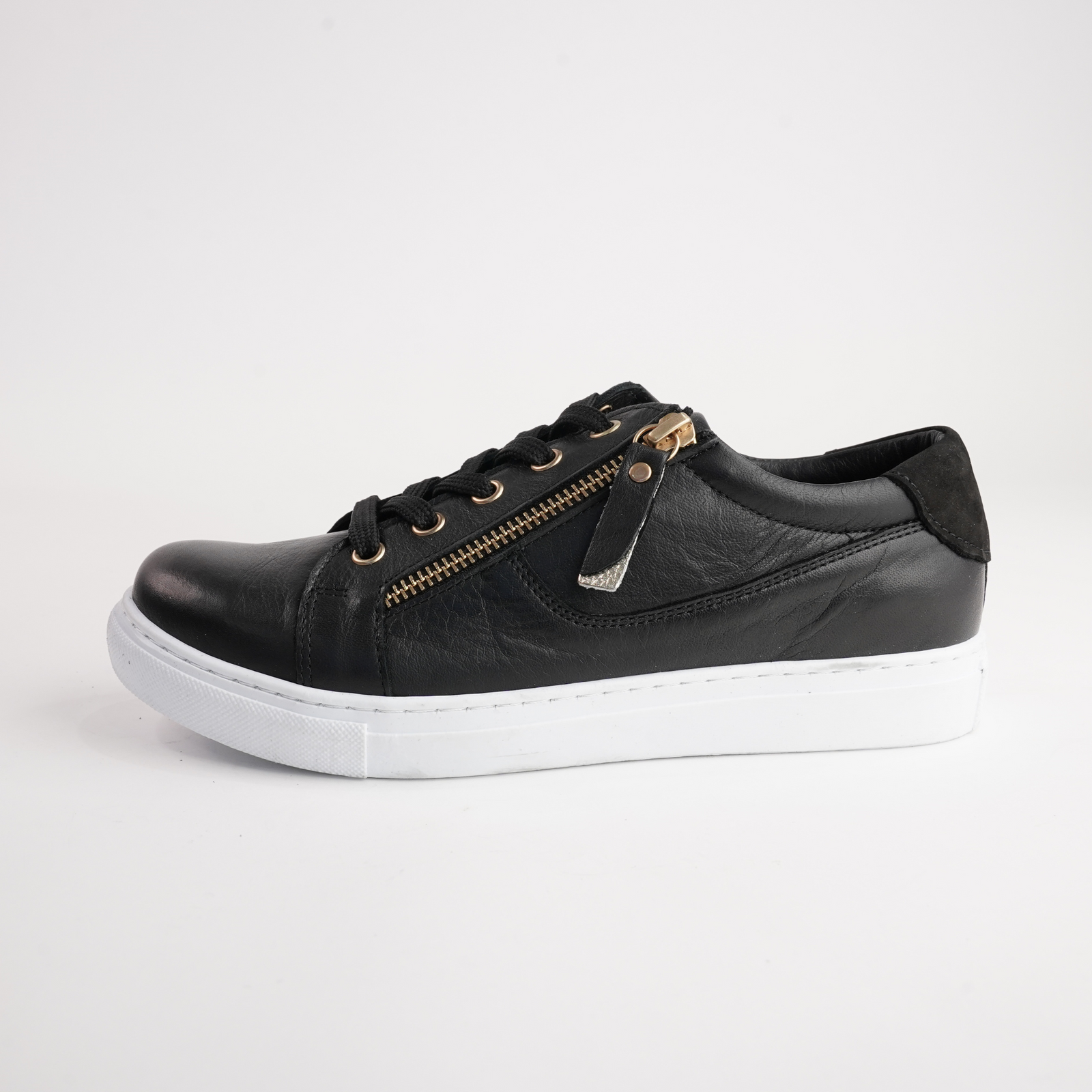 Eg520 Black Leather Sneakers