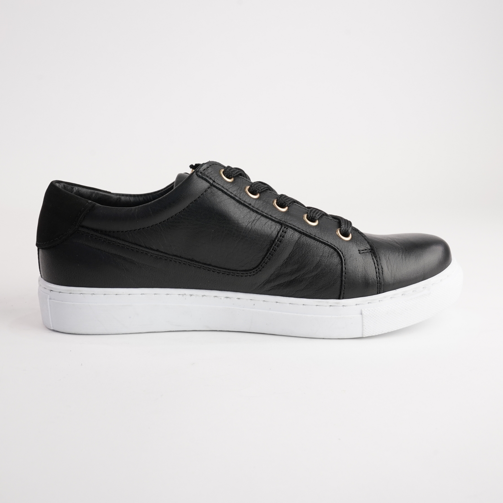 Eg520 Black Leather Sneakers