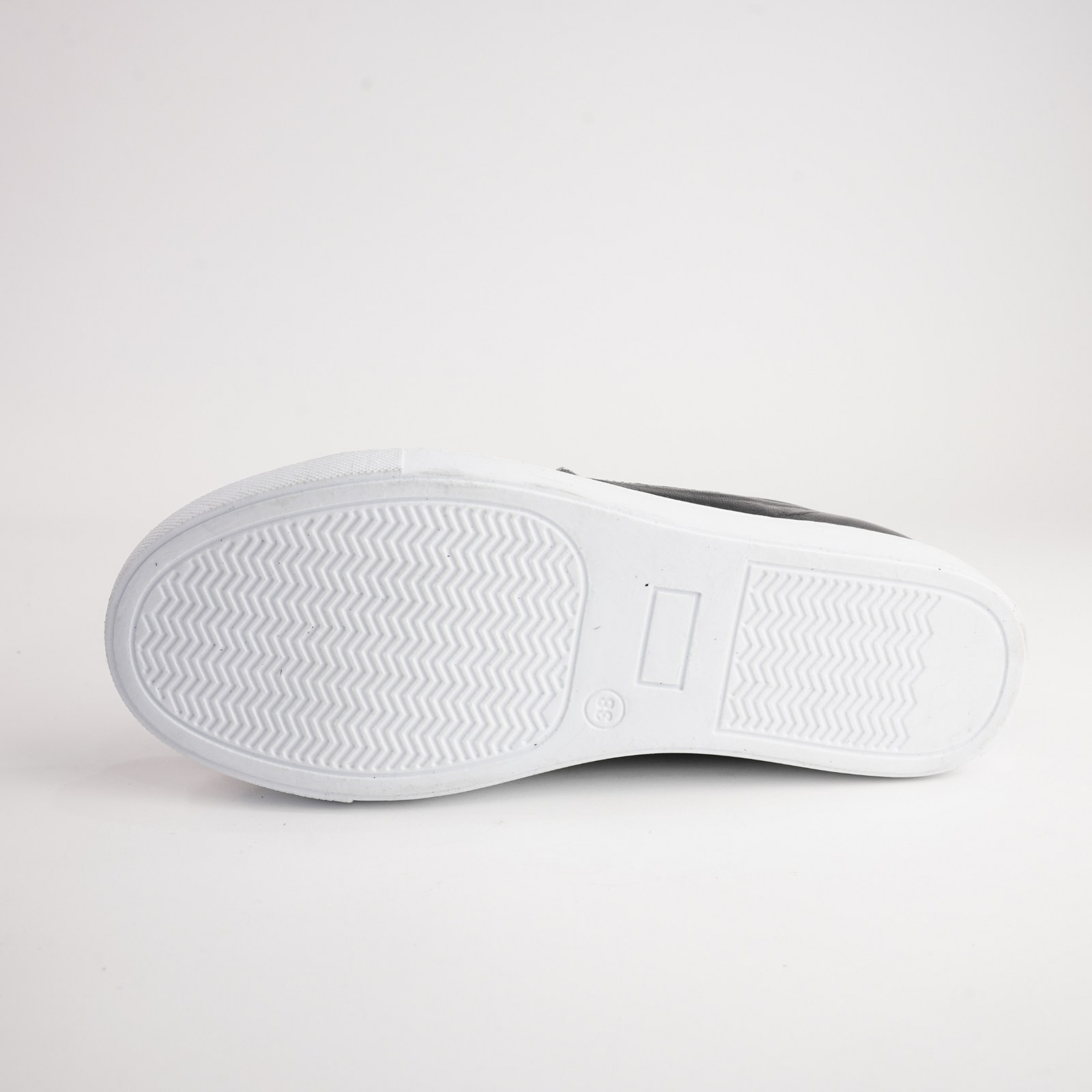 Eg520 Black Leather Sneakers