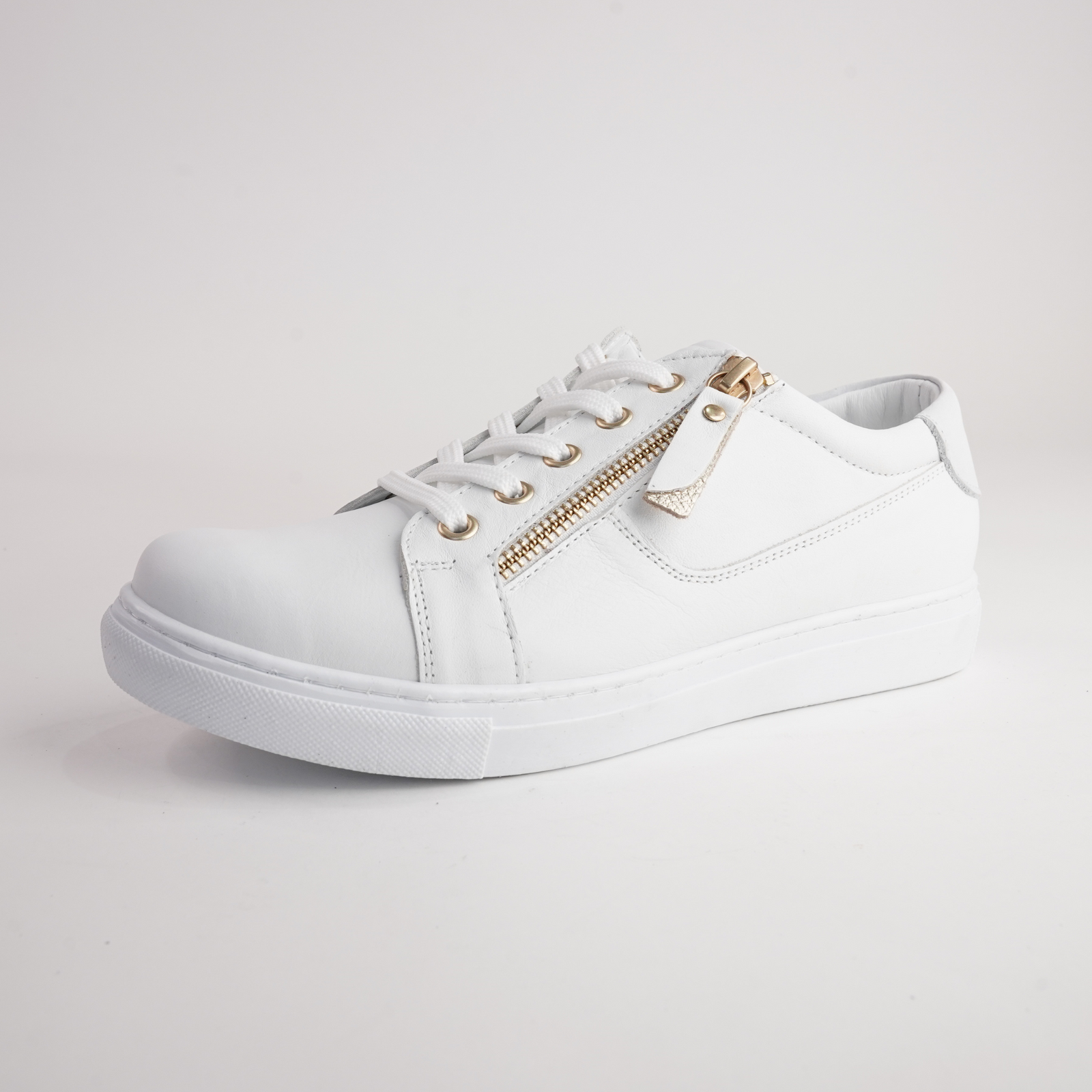 Eg520 White Leather Sneakers