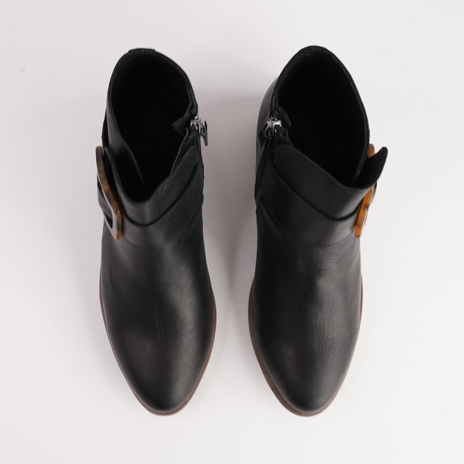 EG230 Black Leather Ankle Boots