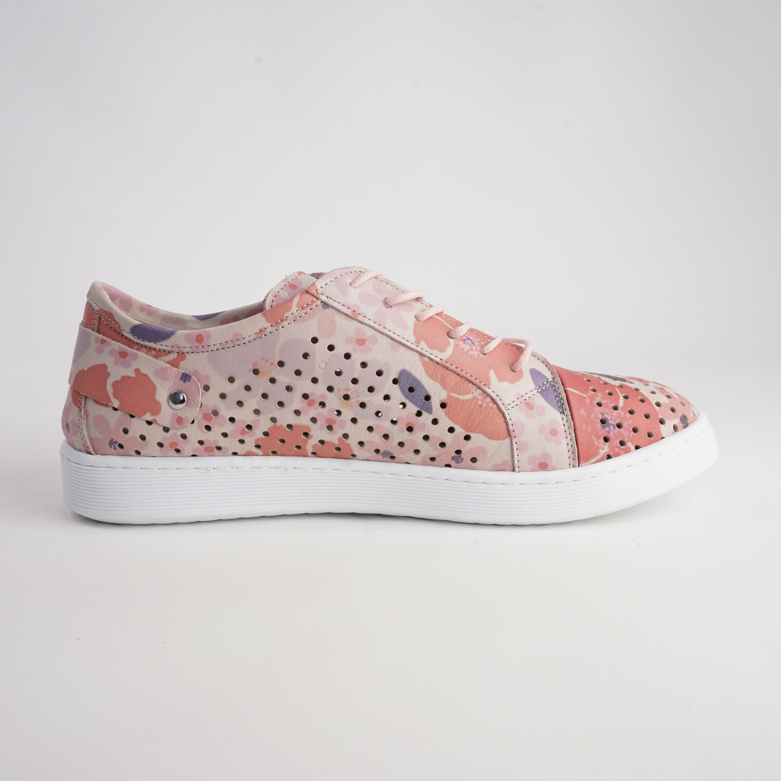 Eg17p Mojave Leather Sneakers