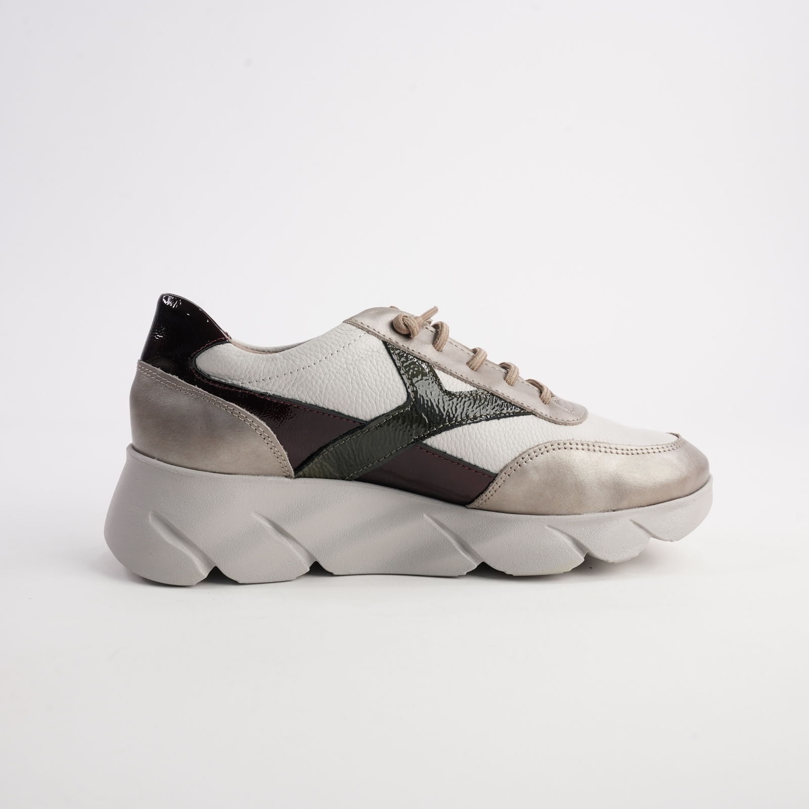 26261 Bone Multi Leather Sneakers