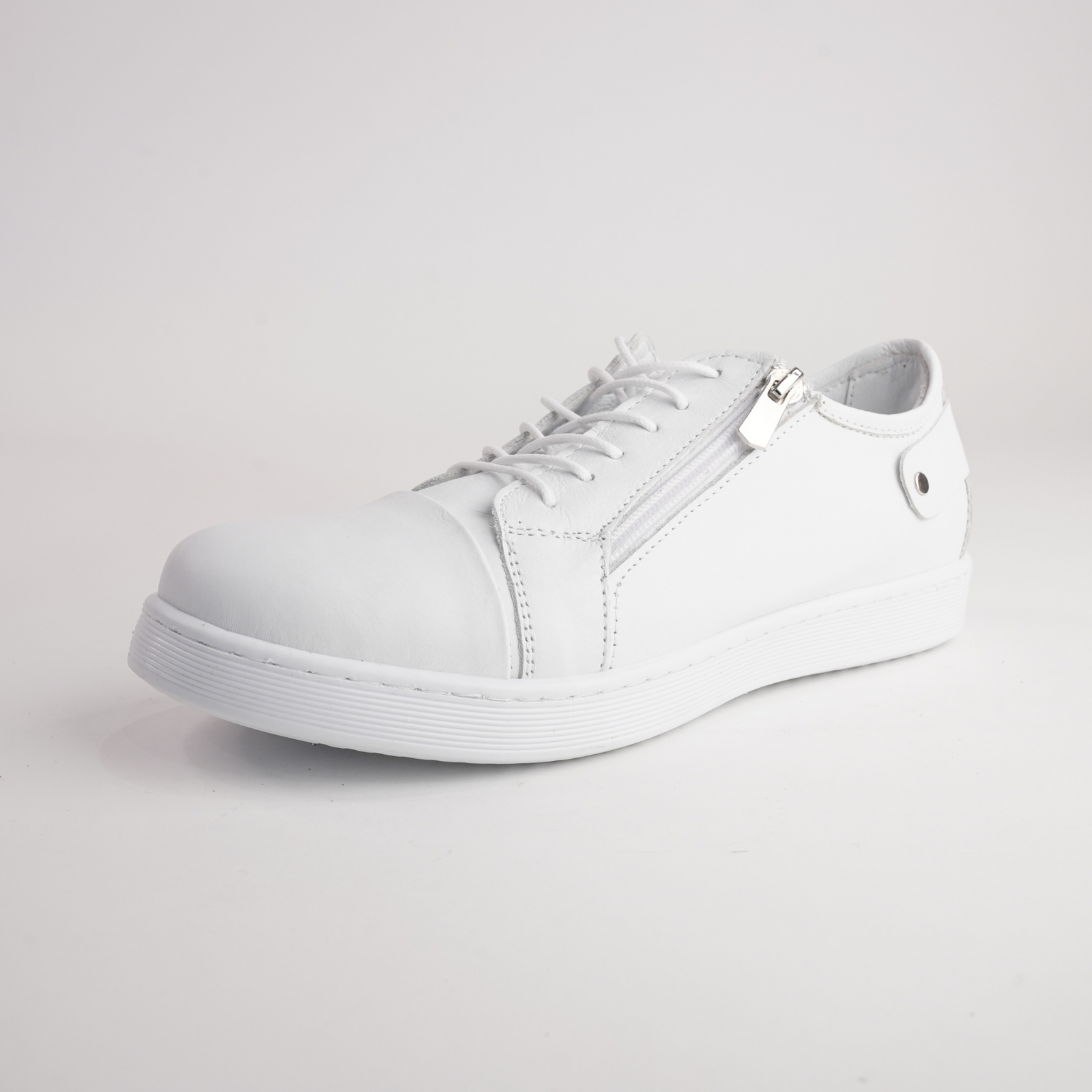 Eg18 White Leather Sneakers