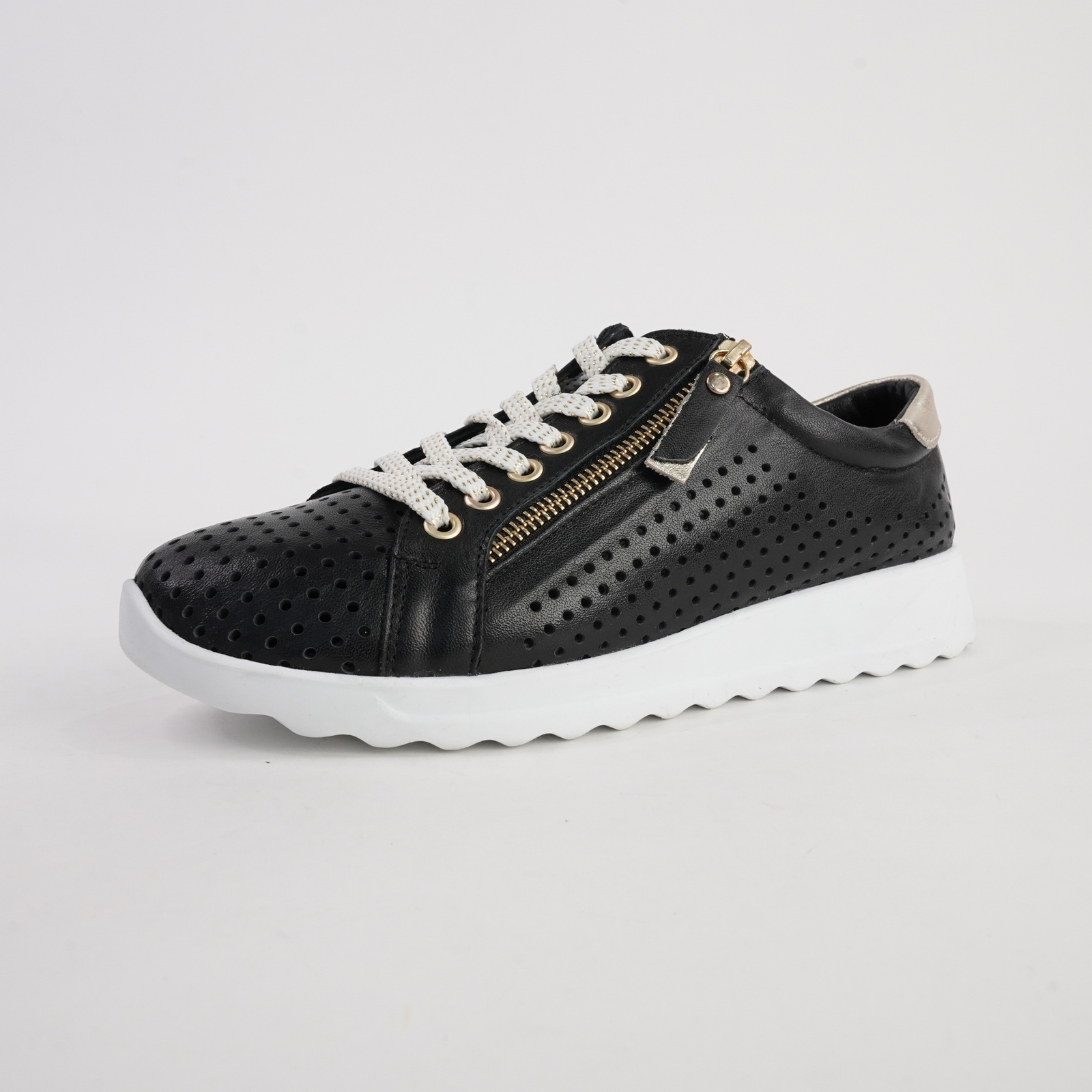 Eg256 Black Leather Sneakers