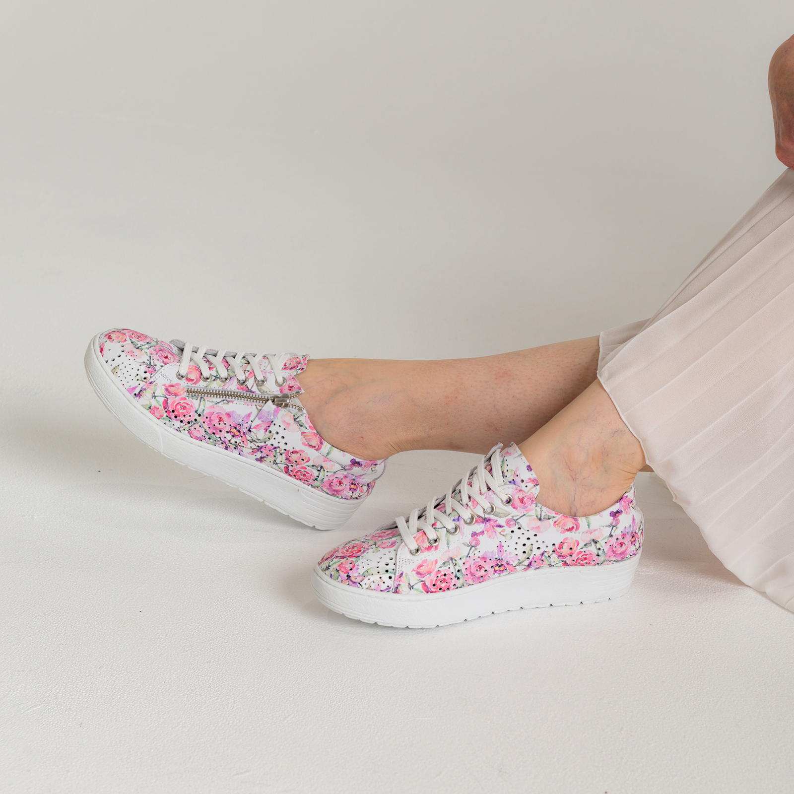 Eg11p Floral Leather Sneakers