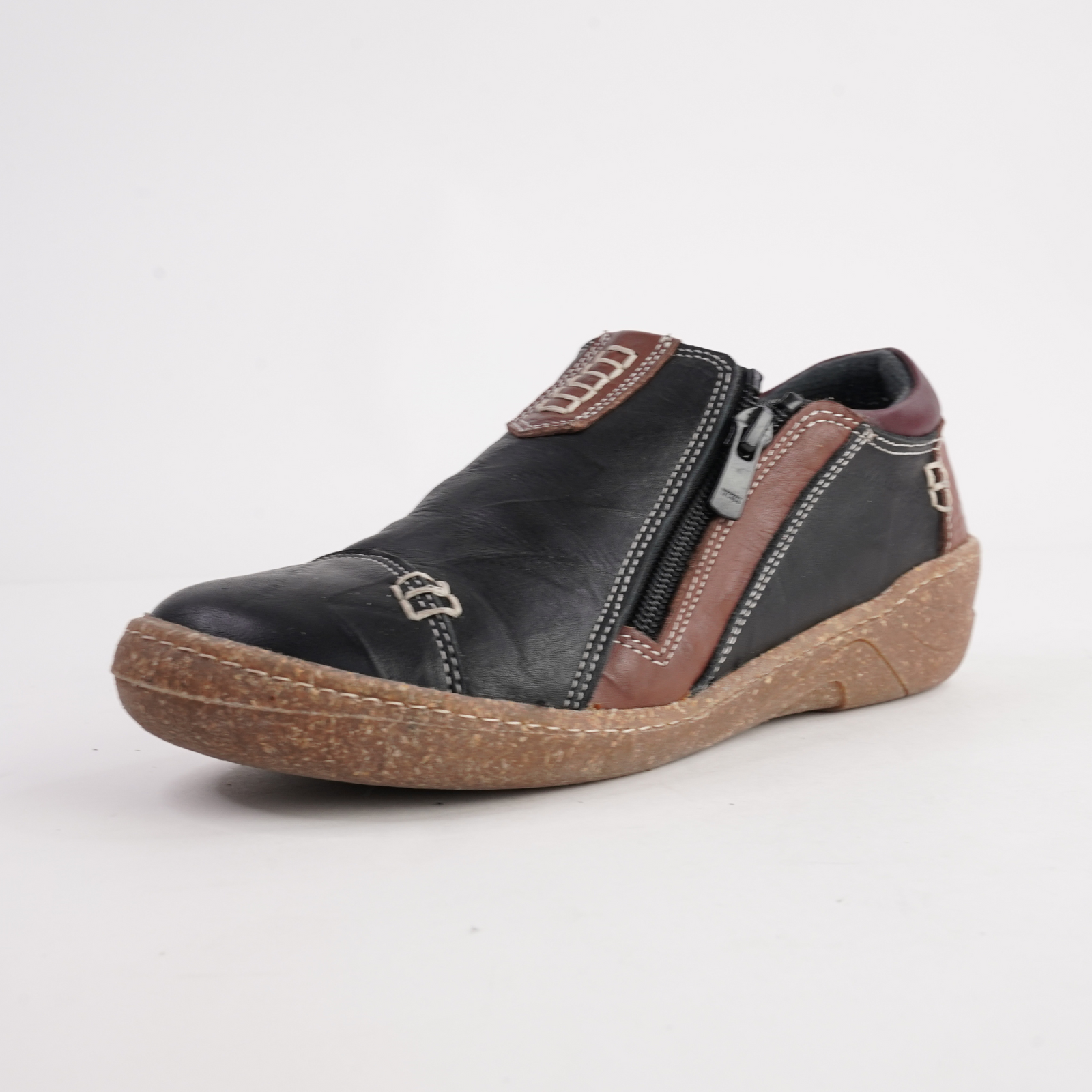 7311-307 Black Leather Flats