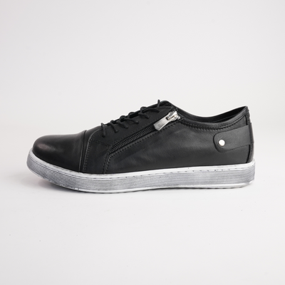 Eg18 Black Leather Sneakers