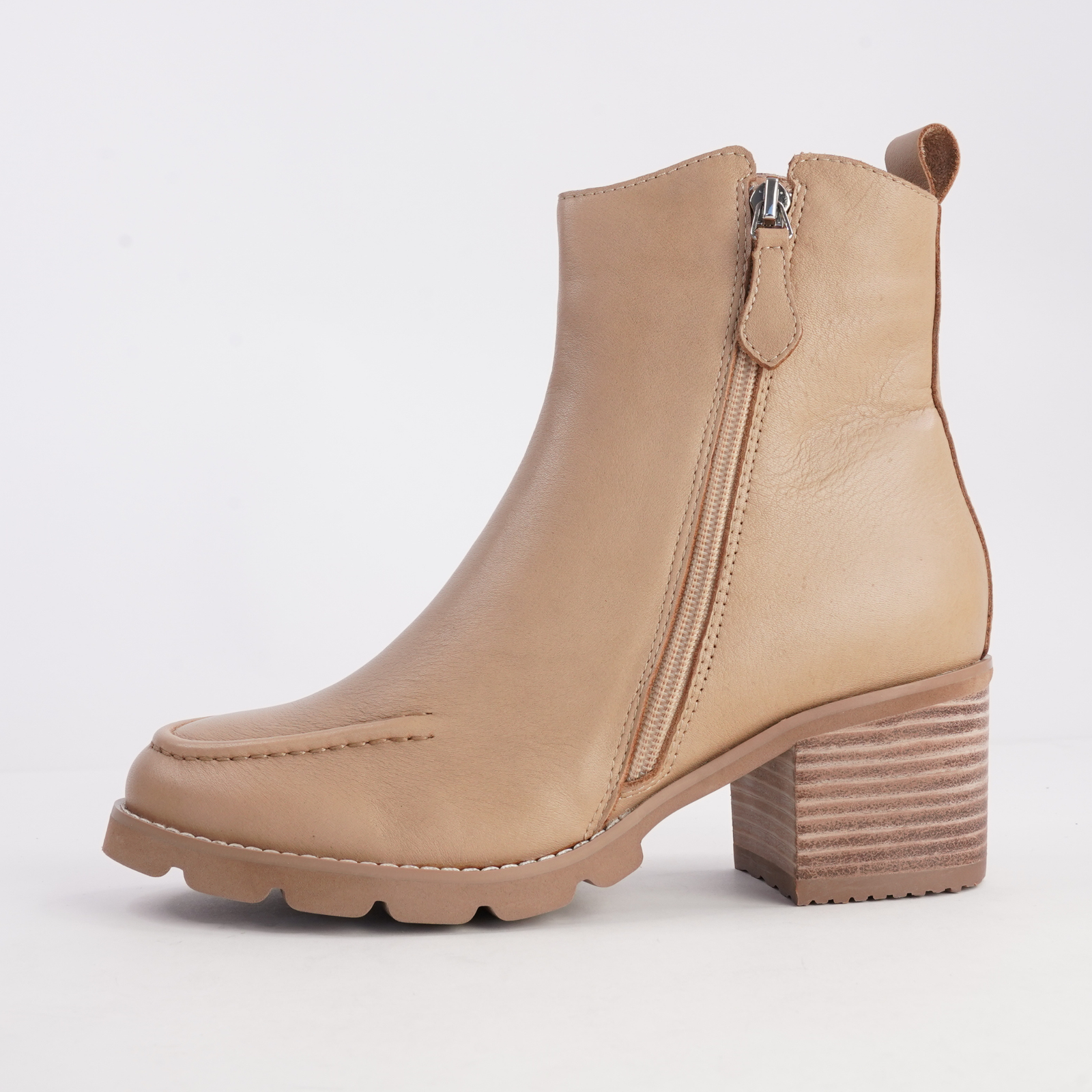 Anakie Camel Leather Ankle Boots