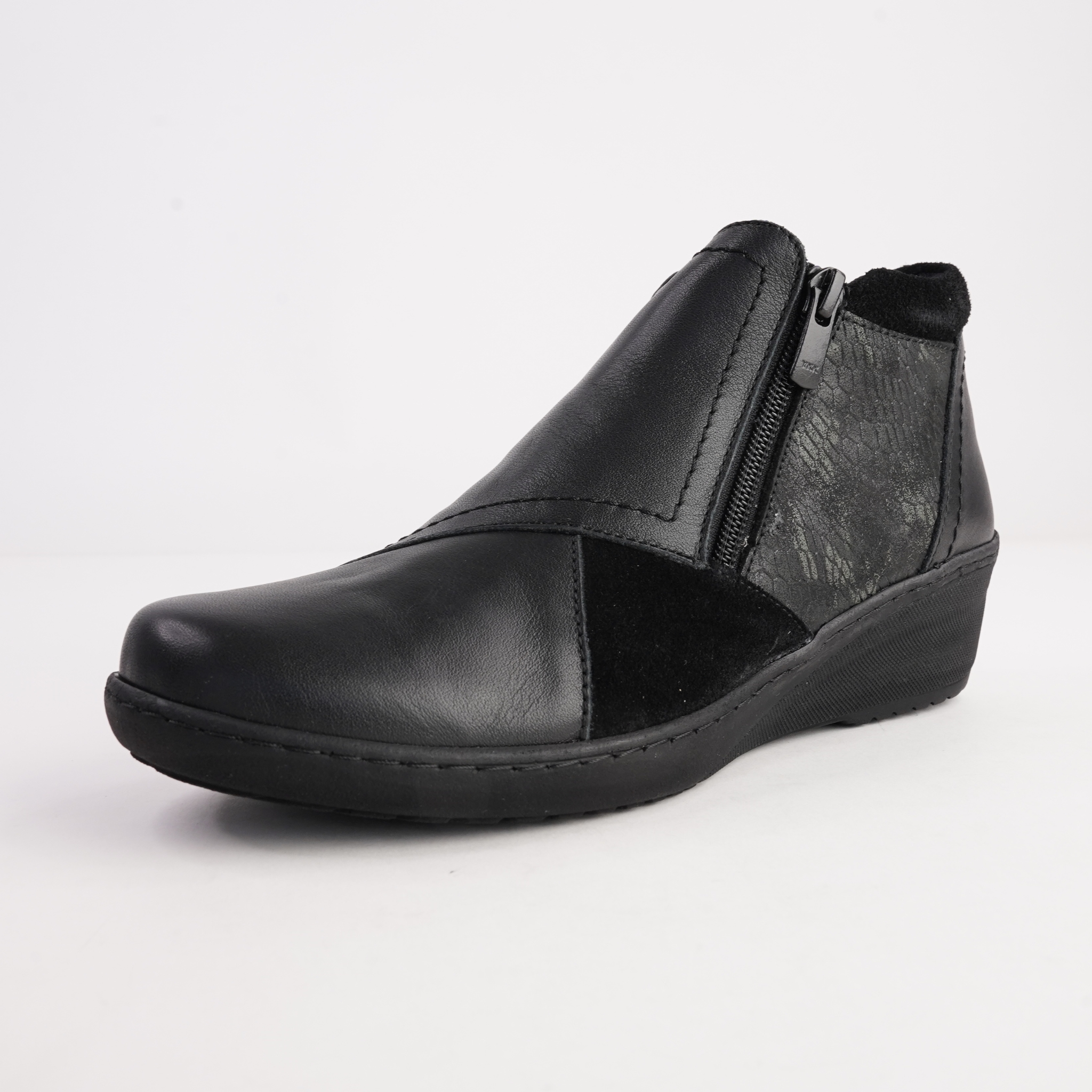 CP462-18 Black Combo Leather Ankle Boots