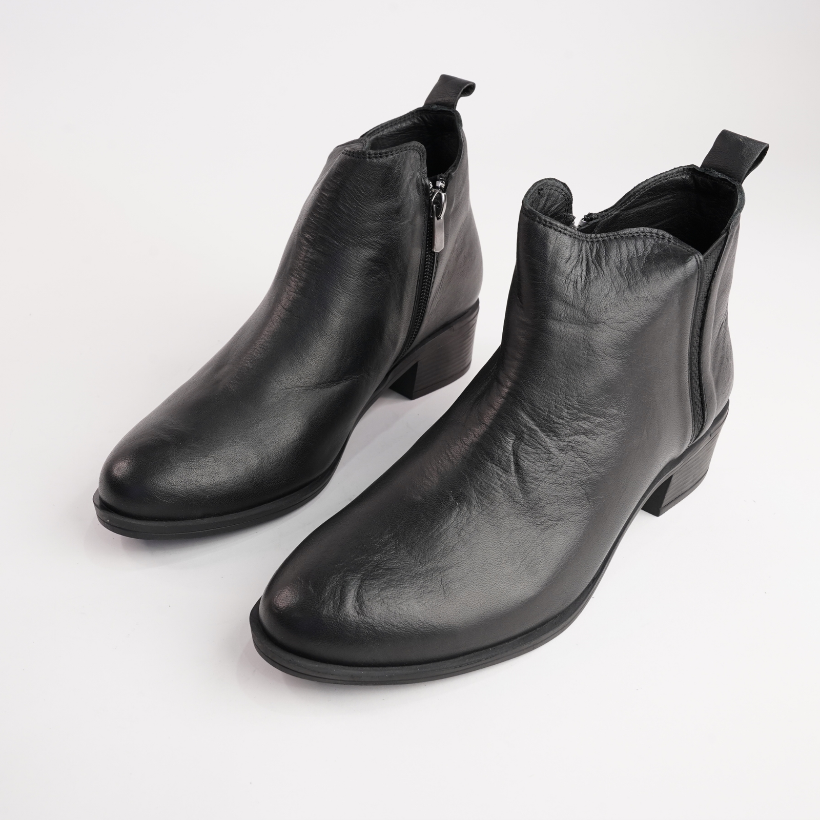 Eg213 Black Leather Ankle Boots