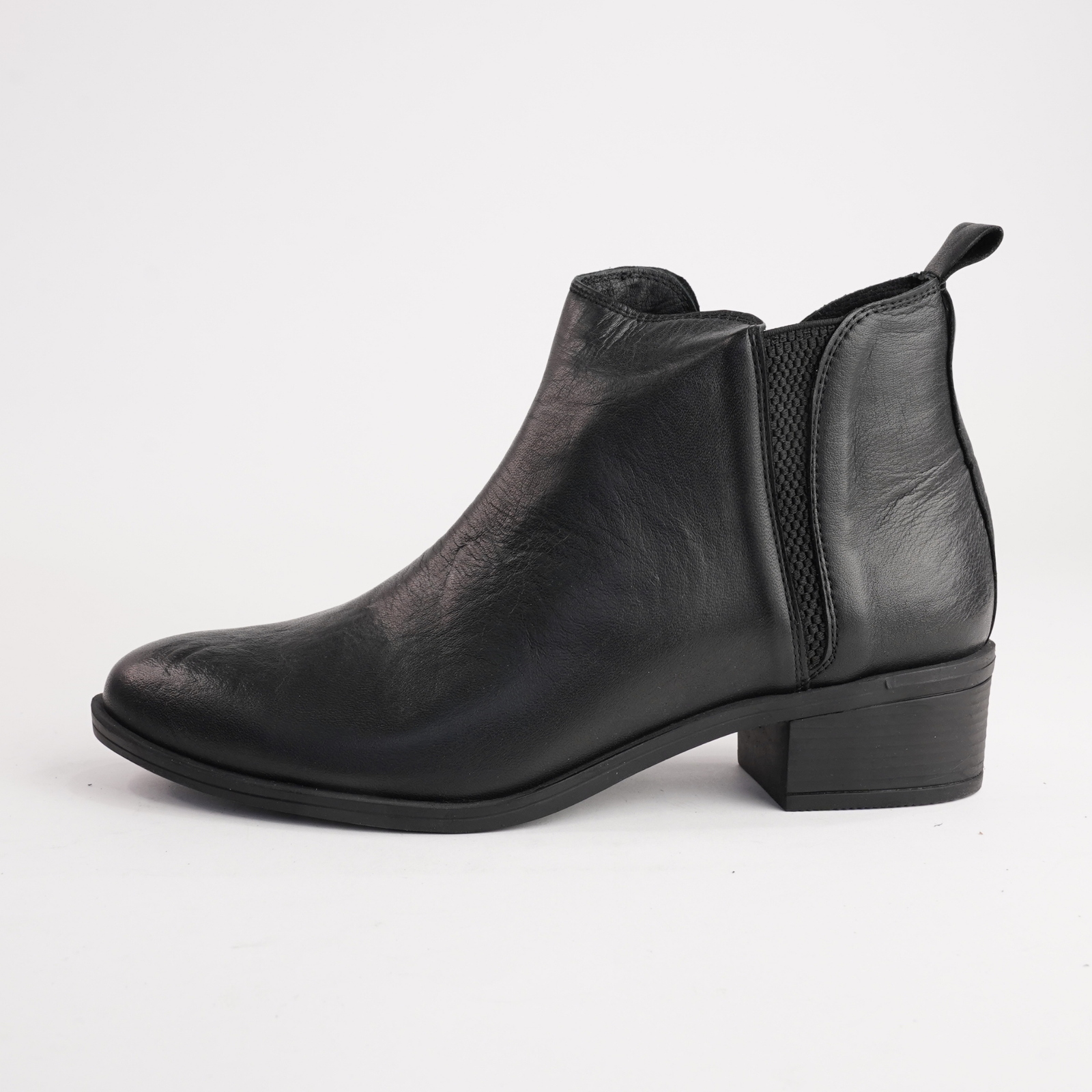 Eg213 Black Leather Ankle Boots