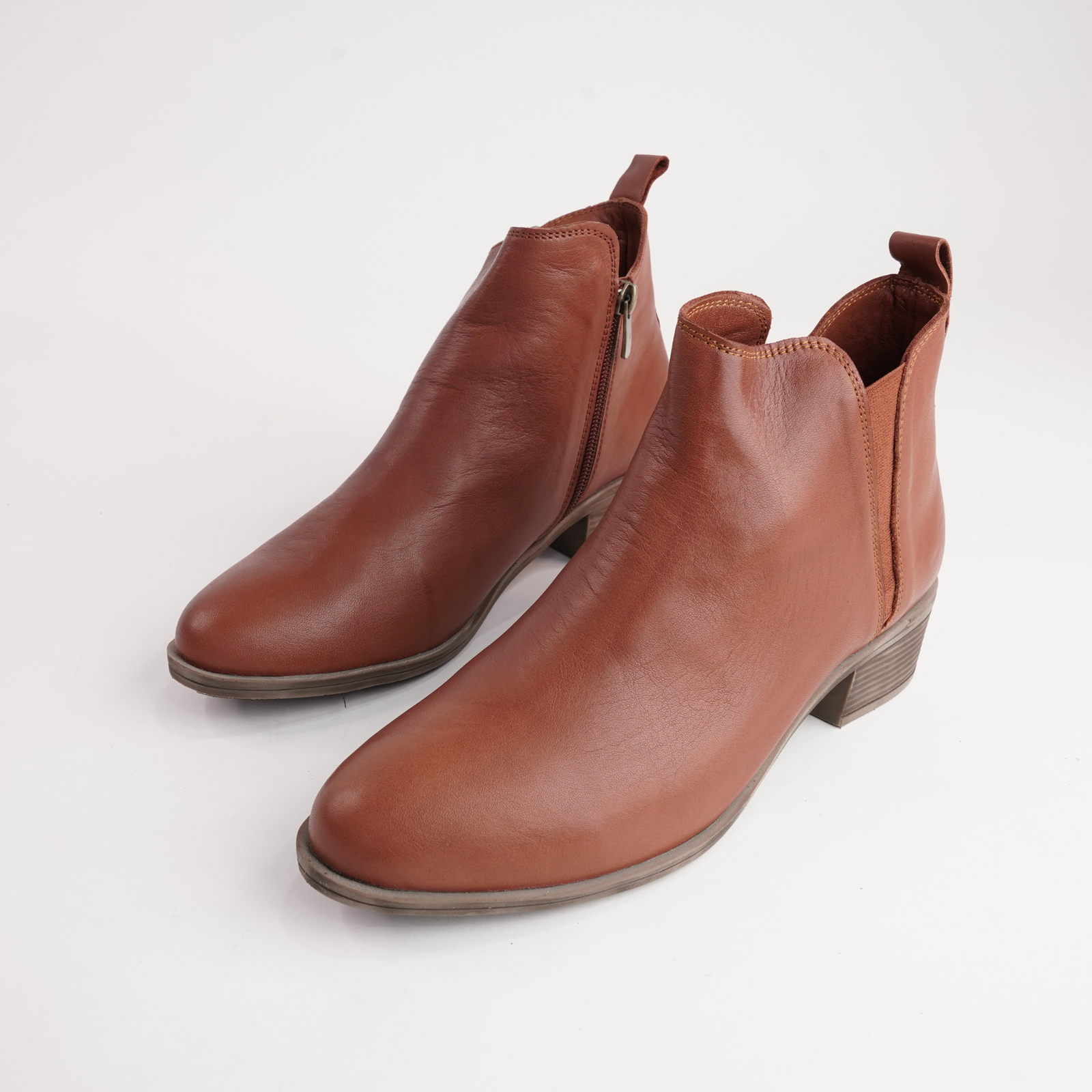 Eg213 Tan Leather Ankle Boots