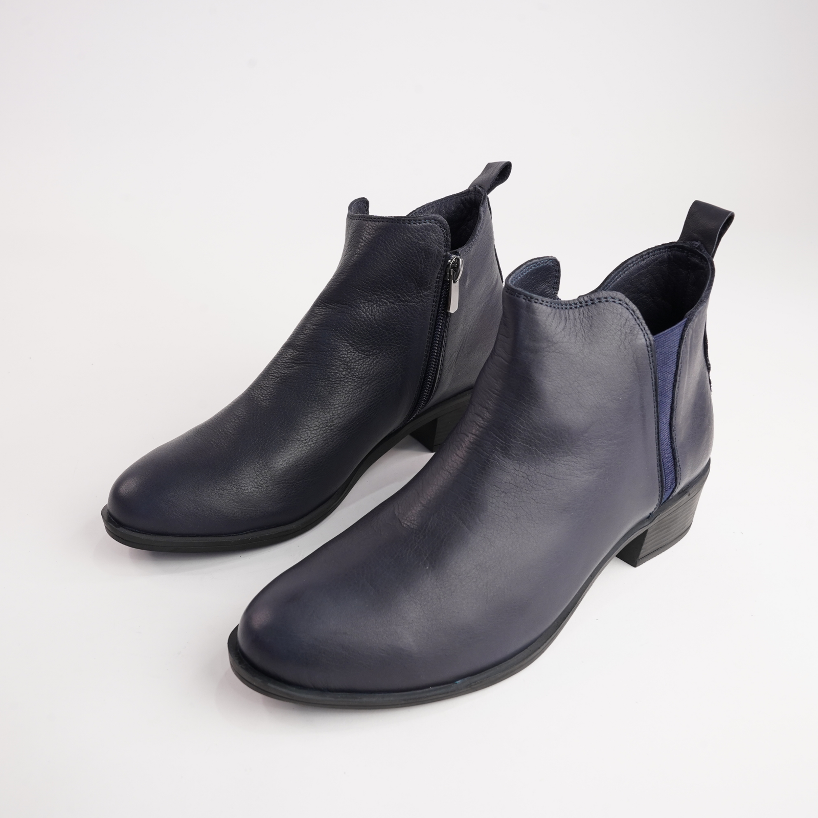 Eg213 Navy Leather Ankle Boots